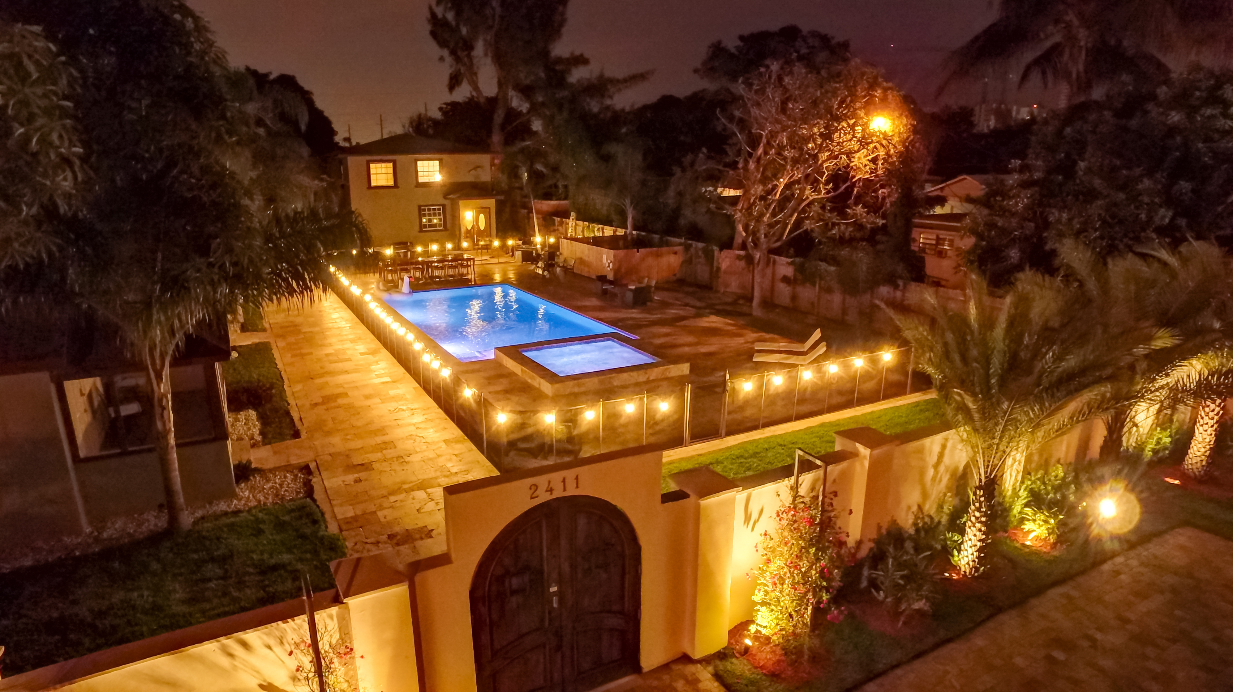 Decadent Compound - Private Pool & Hottub in Hollywood, Broward County