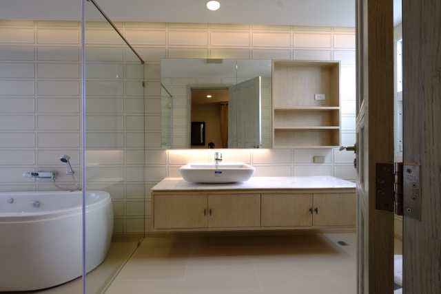 B2.Penthouse/Peace JJmarket-Ari-Siam, Luggage drop