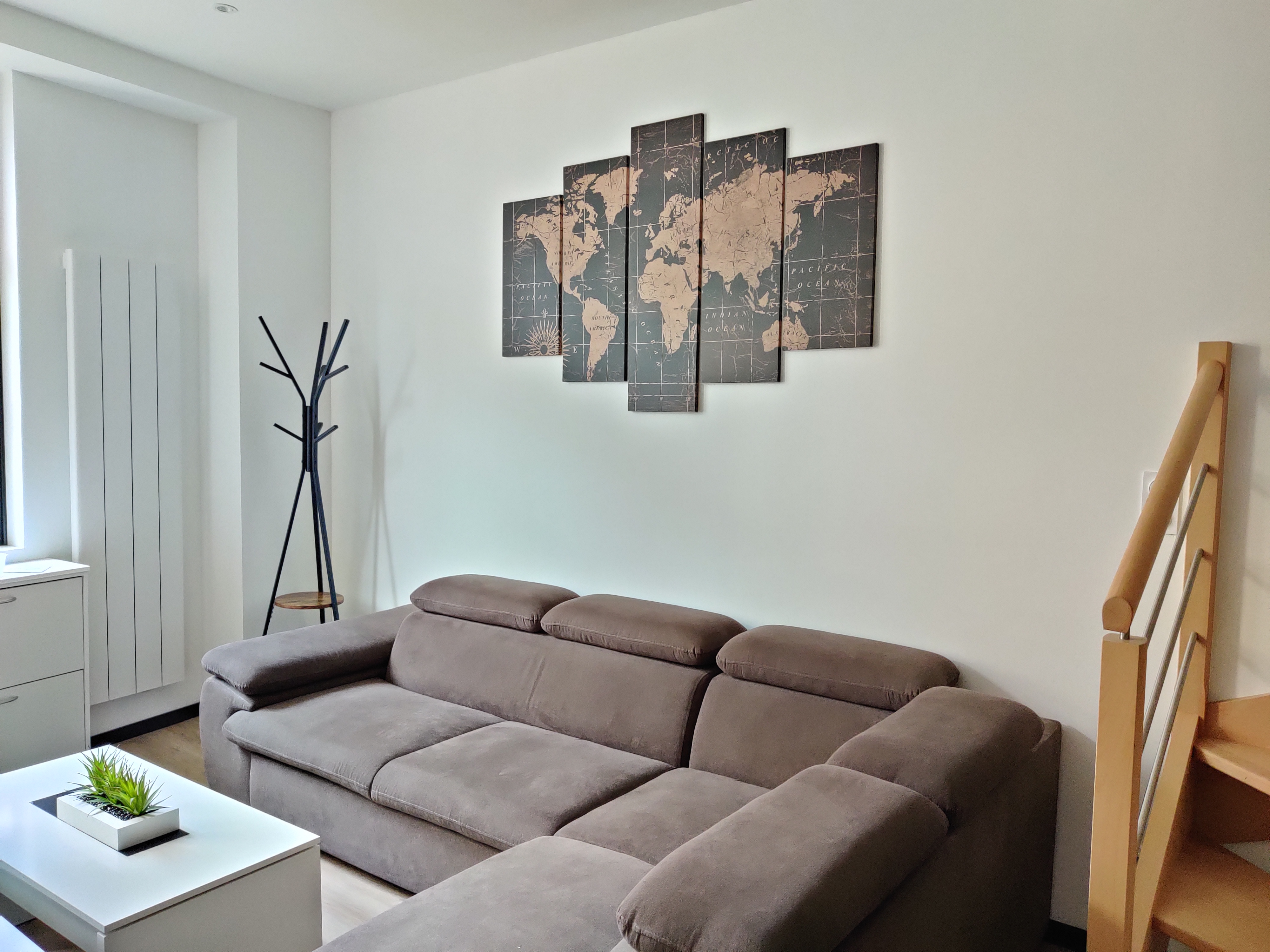 T3 DUPLEX **Close to train station **Beautiful modern apartment