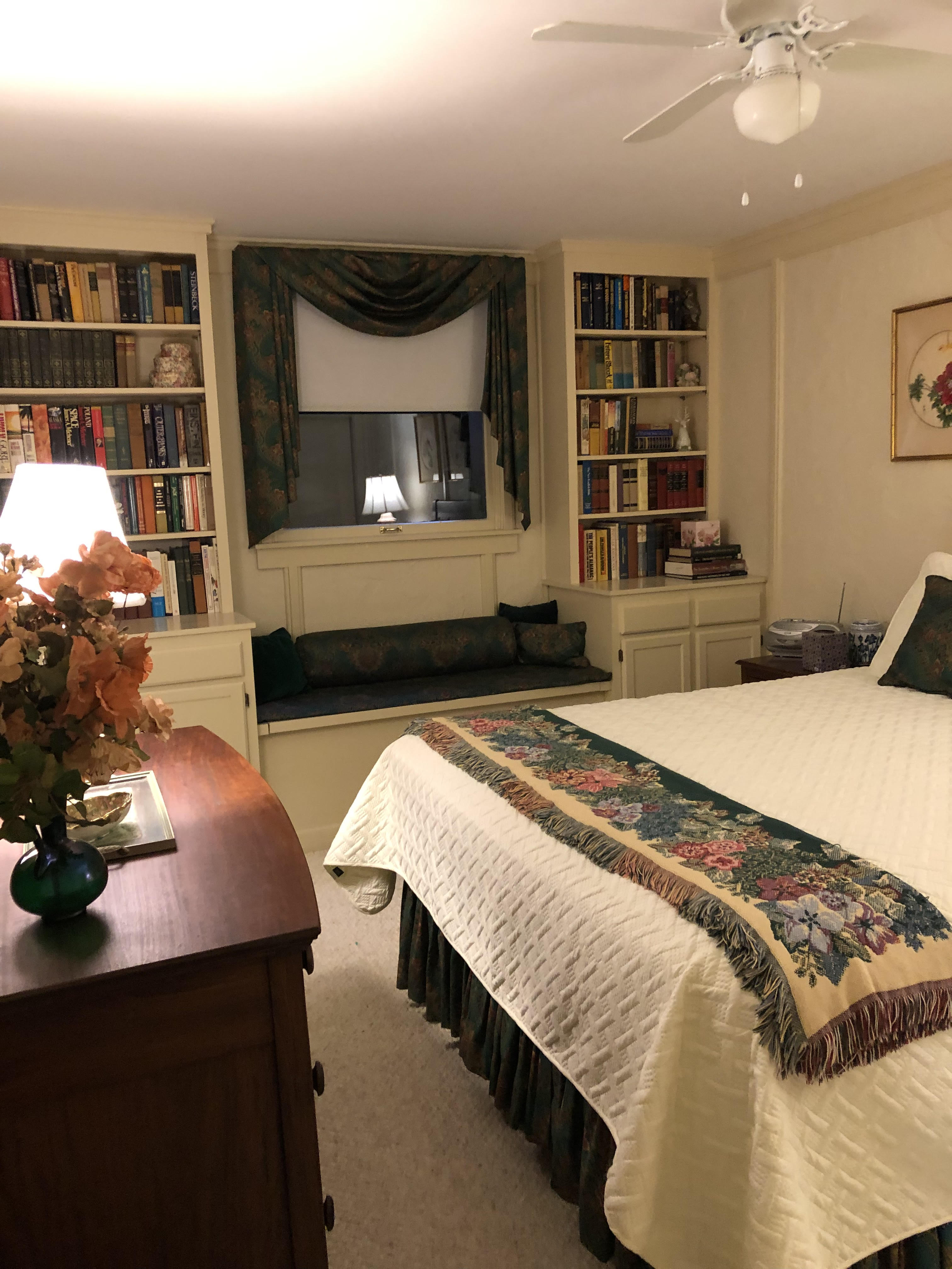 Fabulous private apartment inside beautiful home in Northwest, Columbus