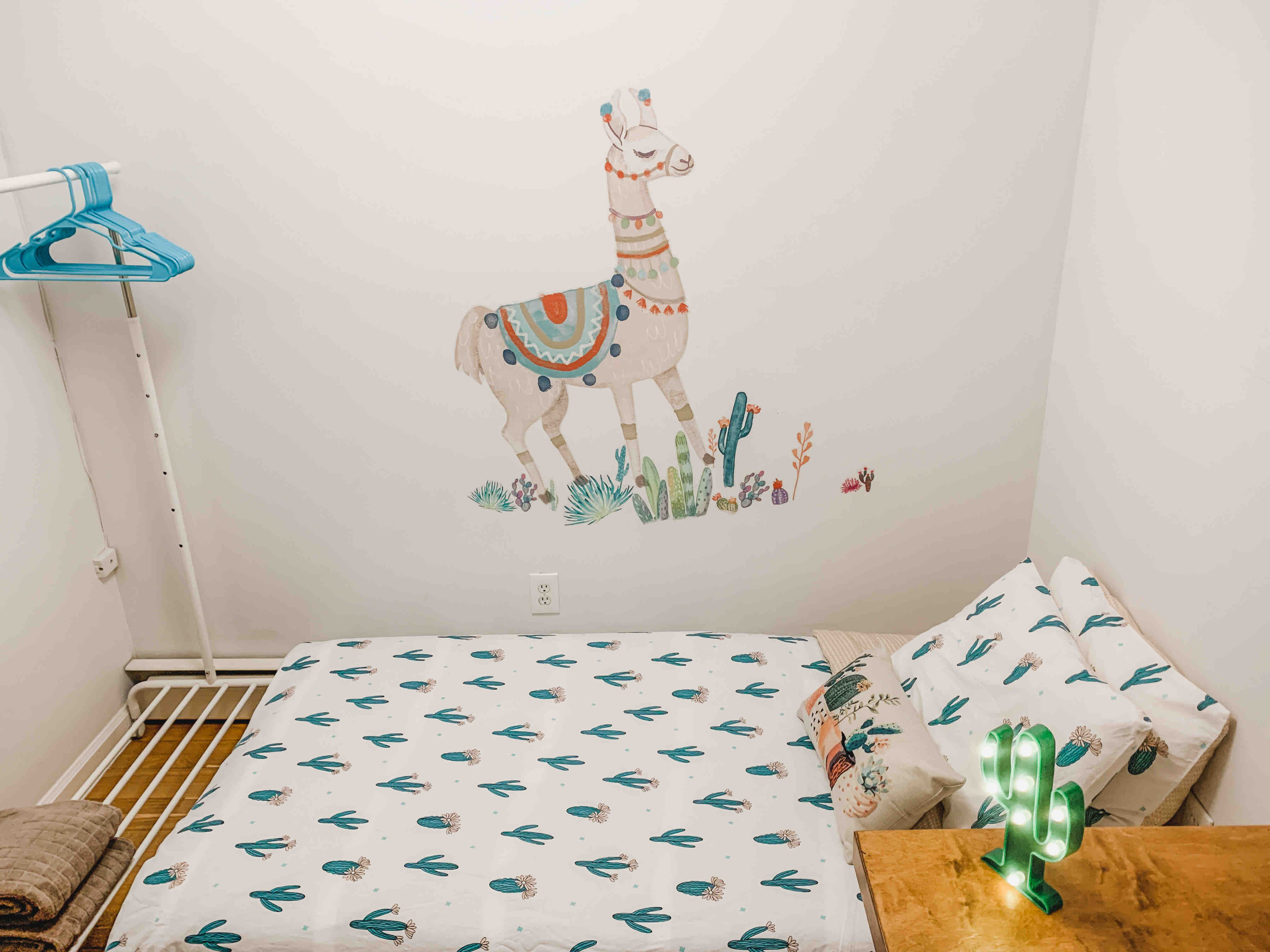 String Lights Home 1 Min To Subway Townhouses For Rent In Brooklyn New York United States