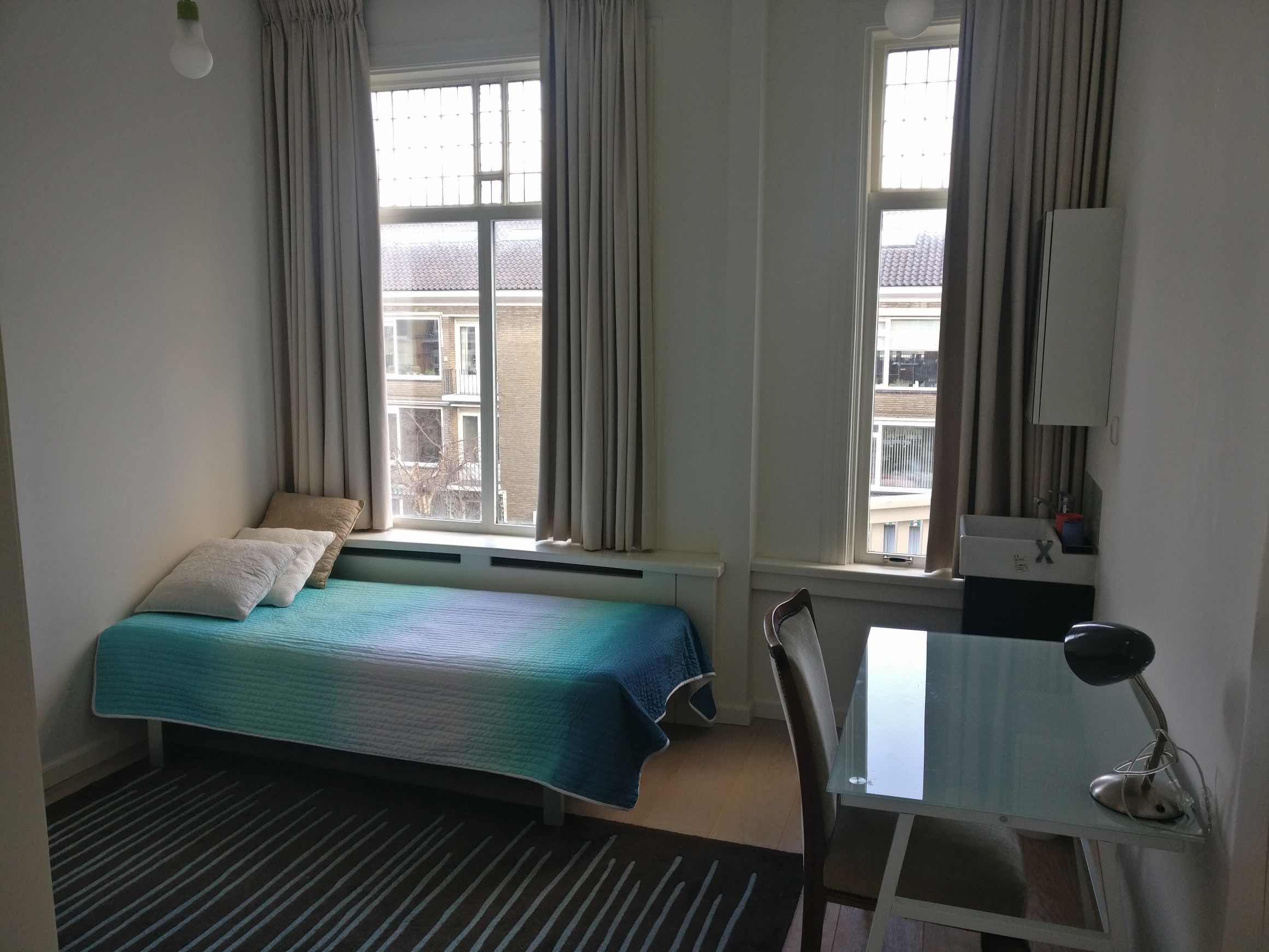 #1 Close to Central quiet clean, safe.Female only. — The Hague stay