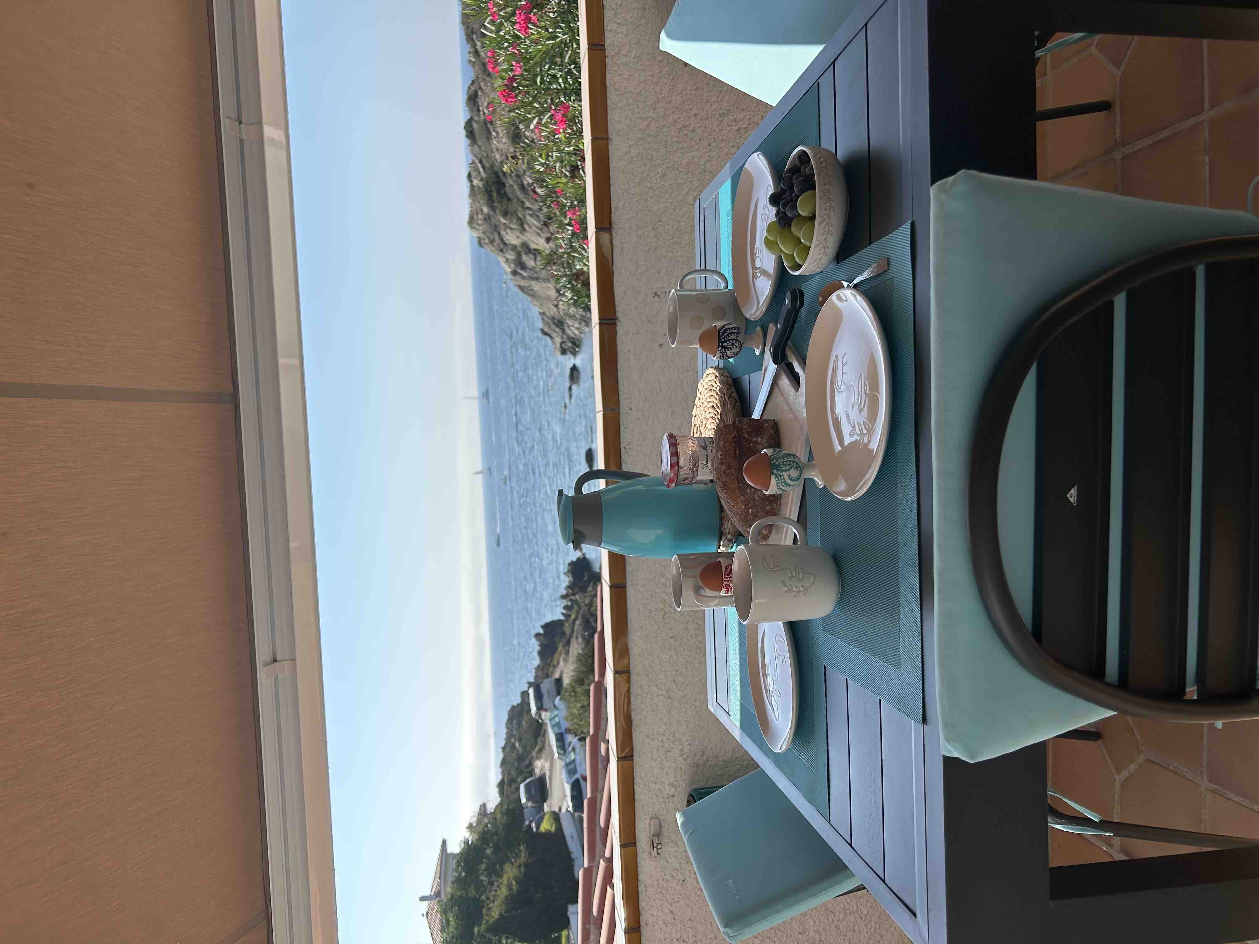 VILLA PIEDS DANS L'EAU - 1er ETAGE in Cadaqués, Girona