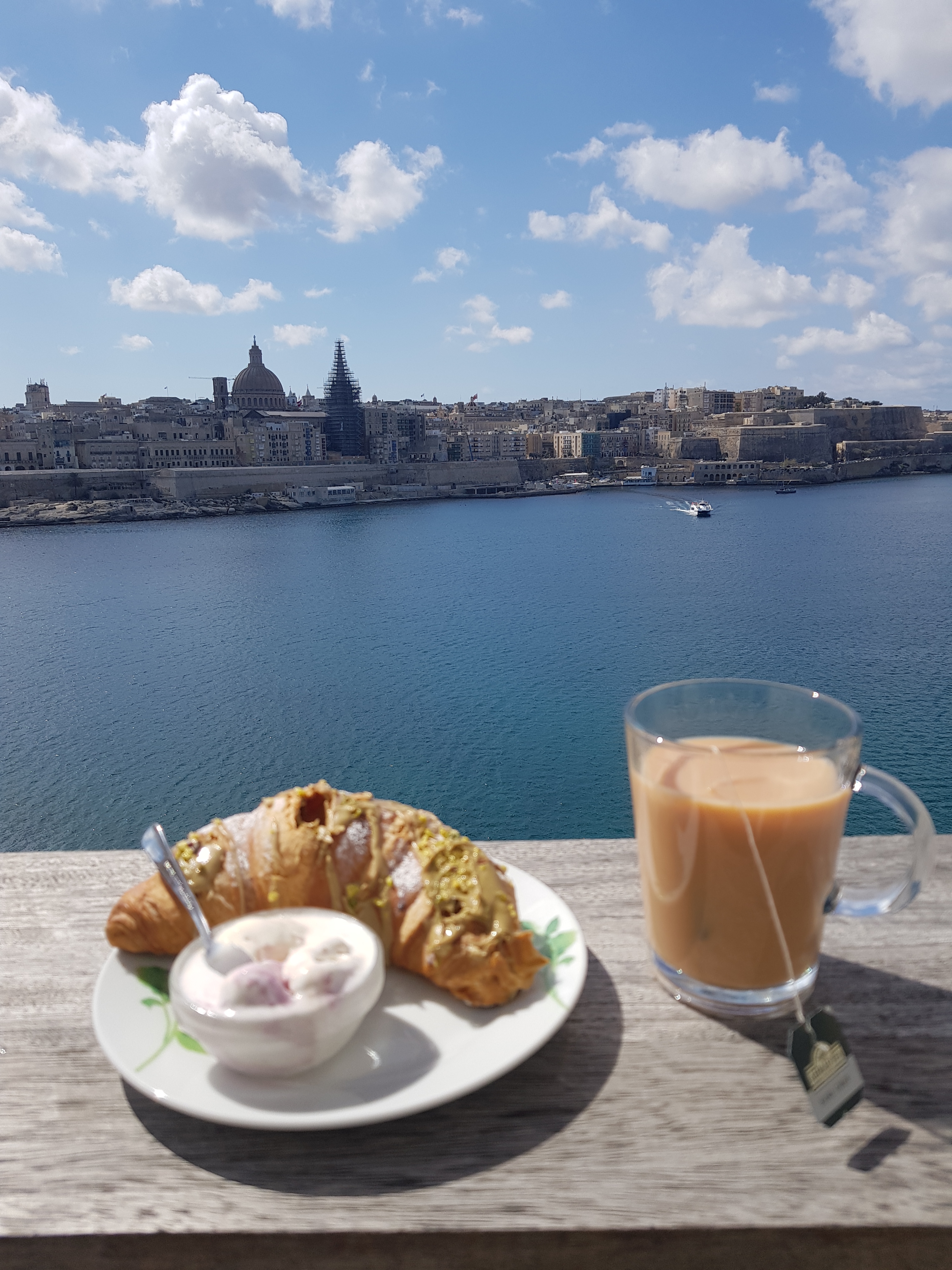 Large apartment with pool and a great view!