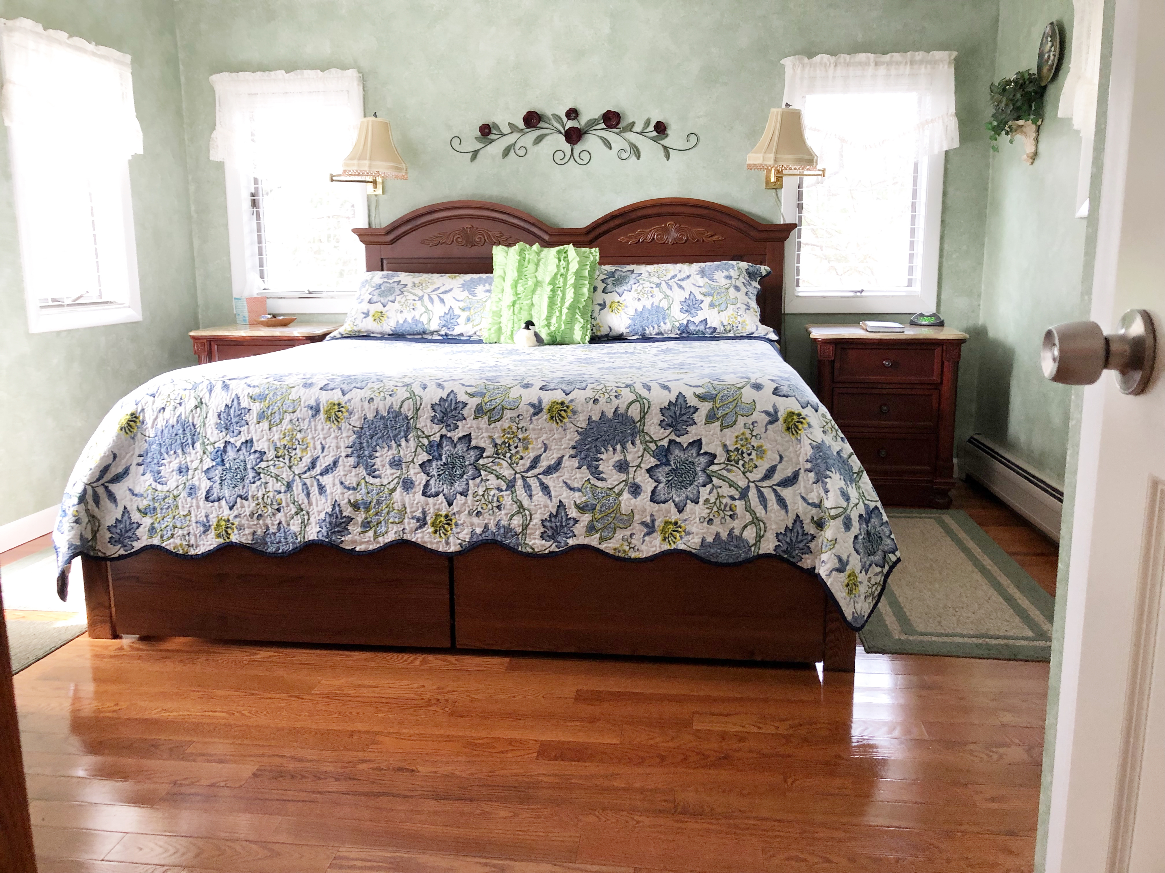 Chickadee Suite