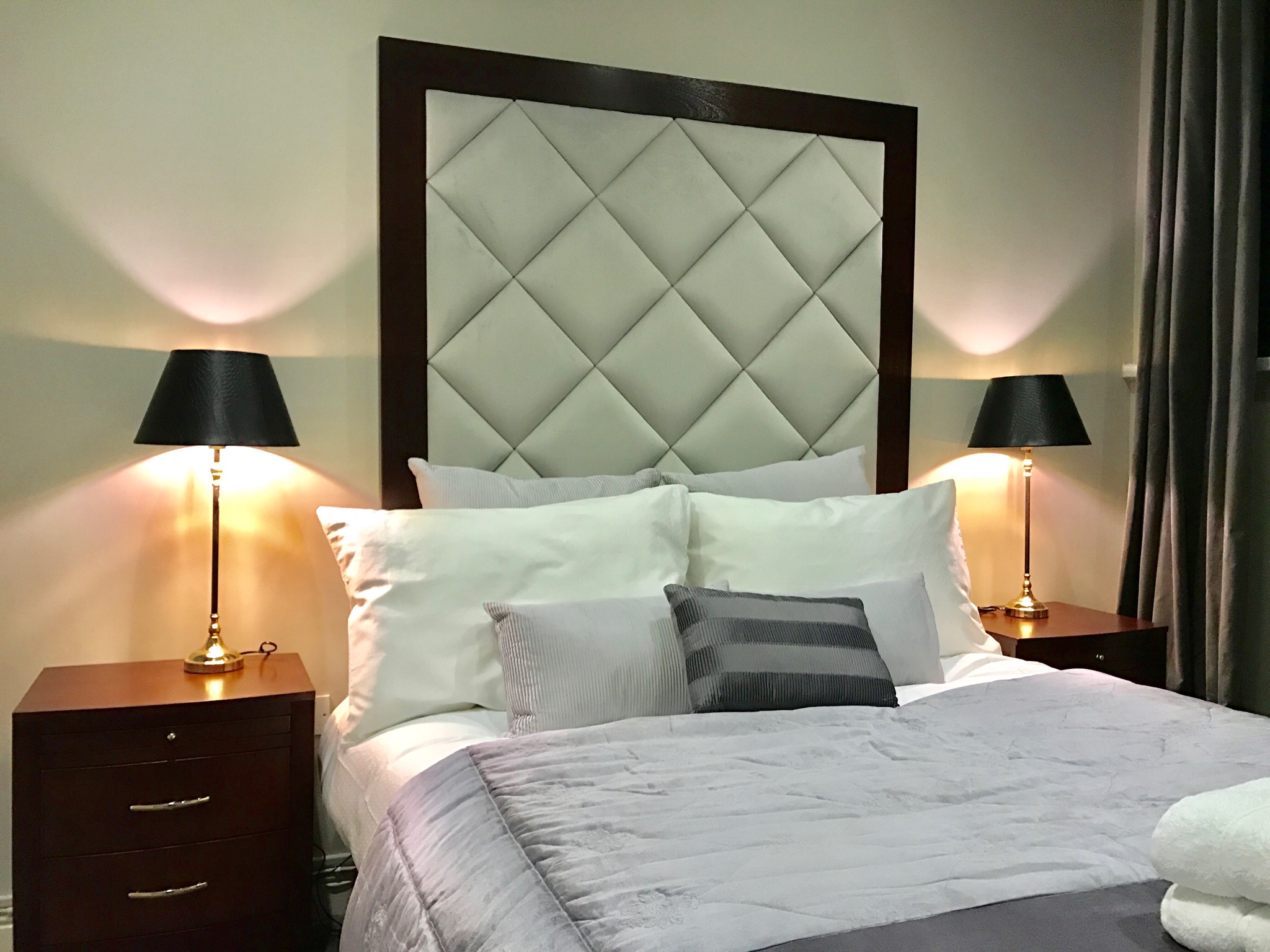 Apt #5 - Unbeatable City Centre location!