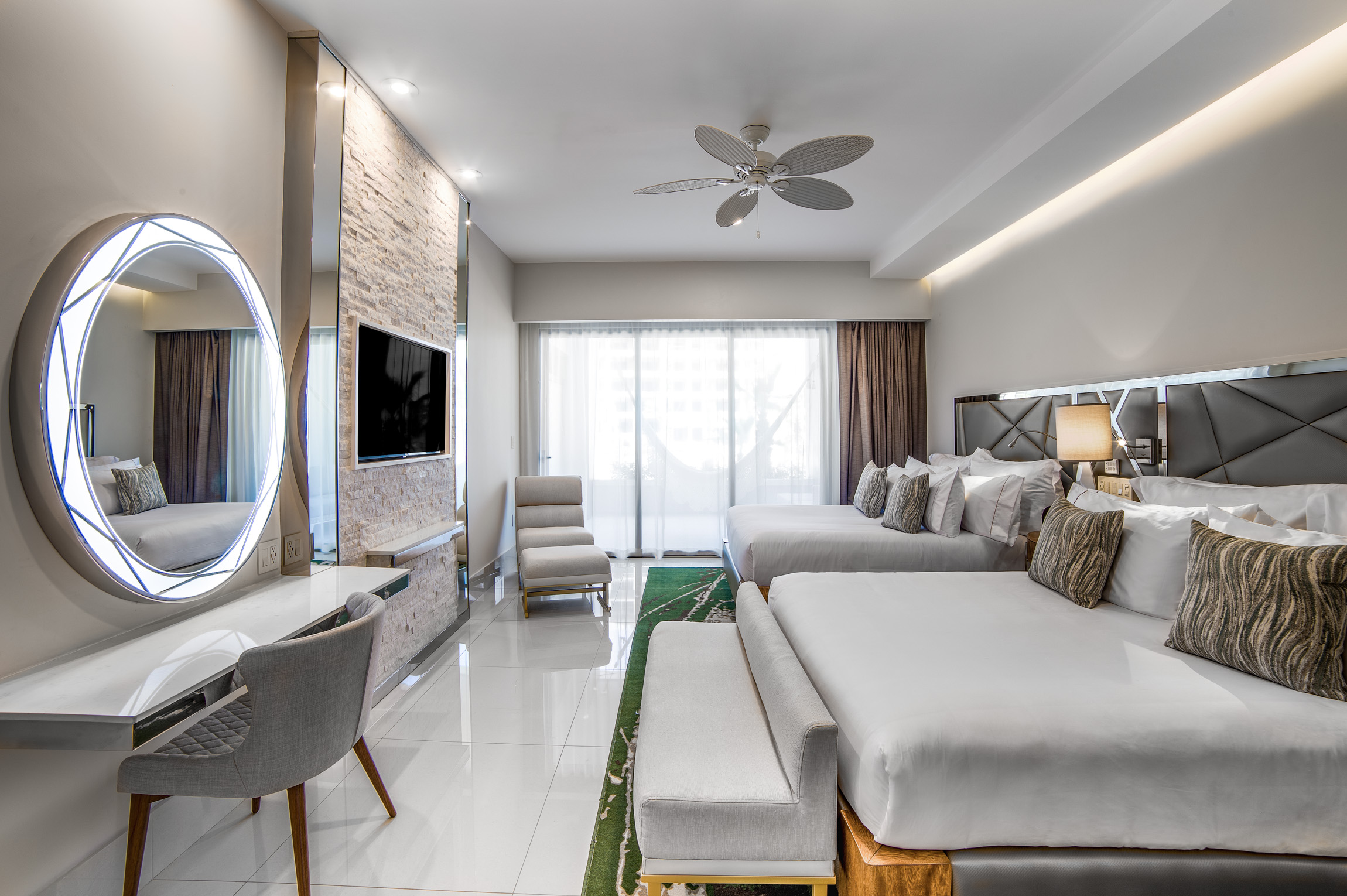 Two bedroom suite. Radisson Resort & Suites 5* two Bedroom Suite with Terrace туалет. Garza Blanca Resort & Spa Cancun.