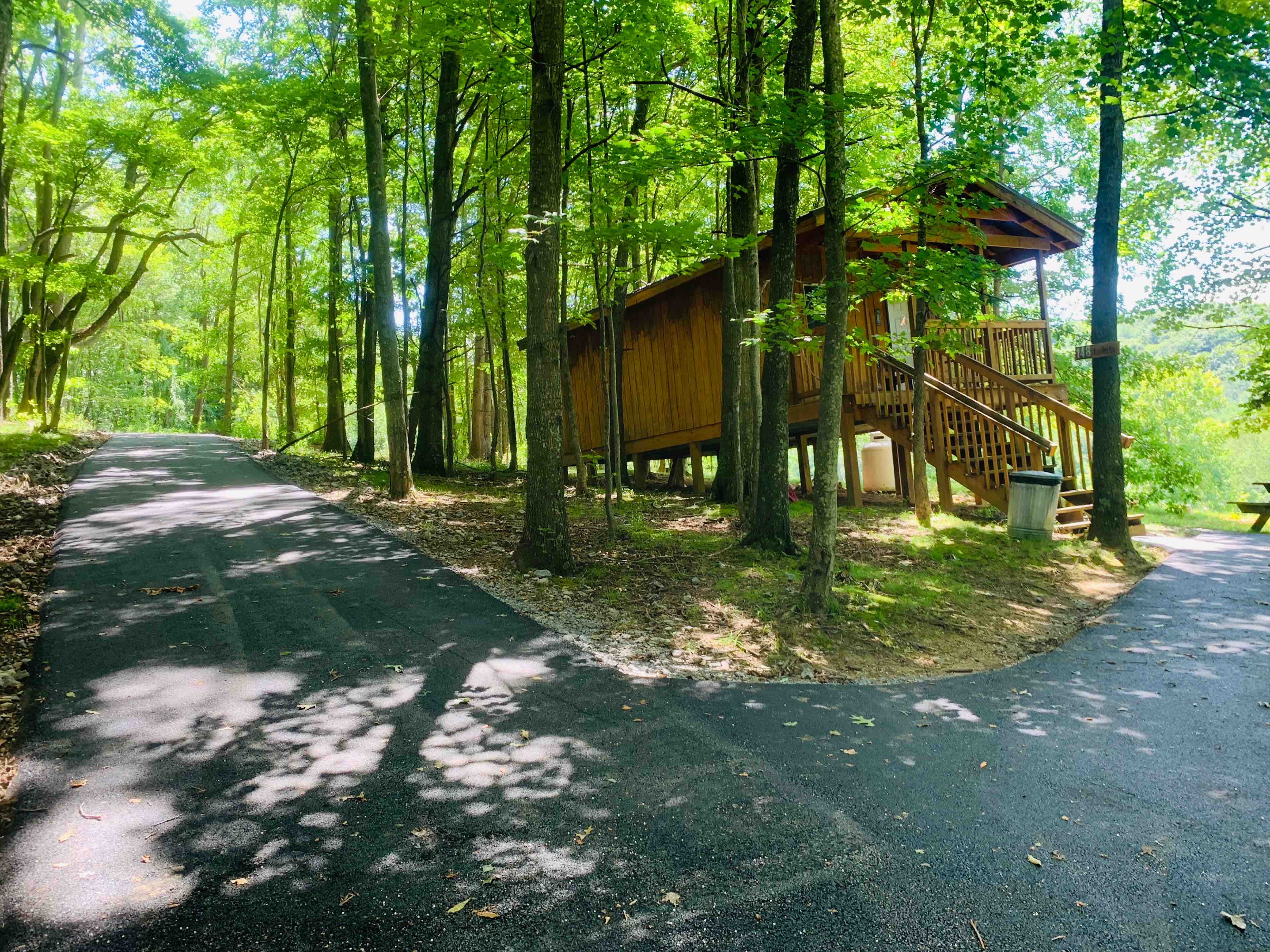 Foxtail Orchards "The Fox Den" Cabins for Rent in Tazewell