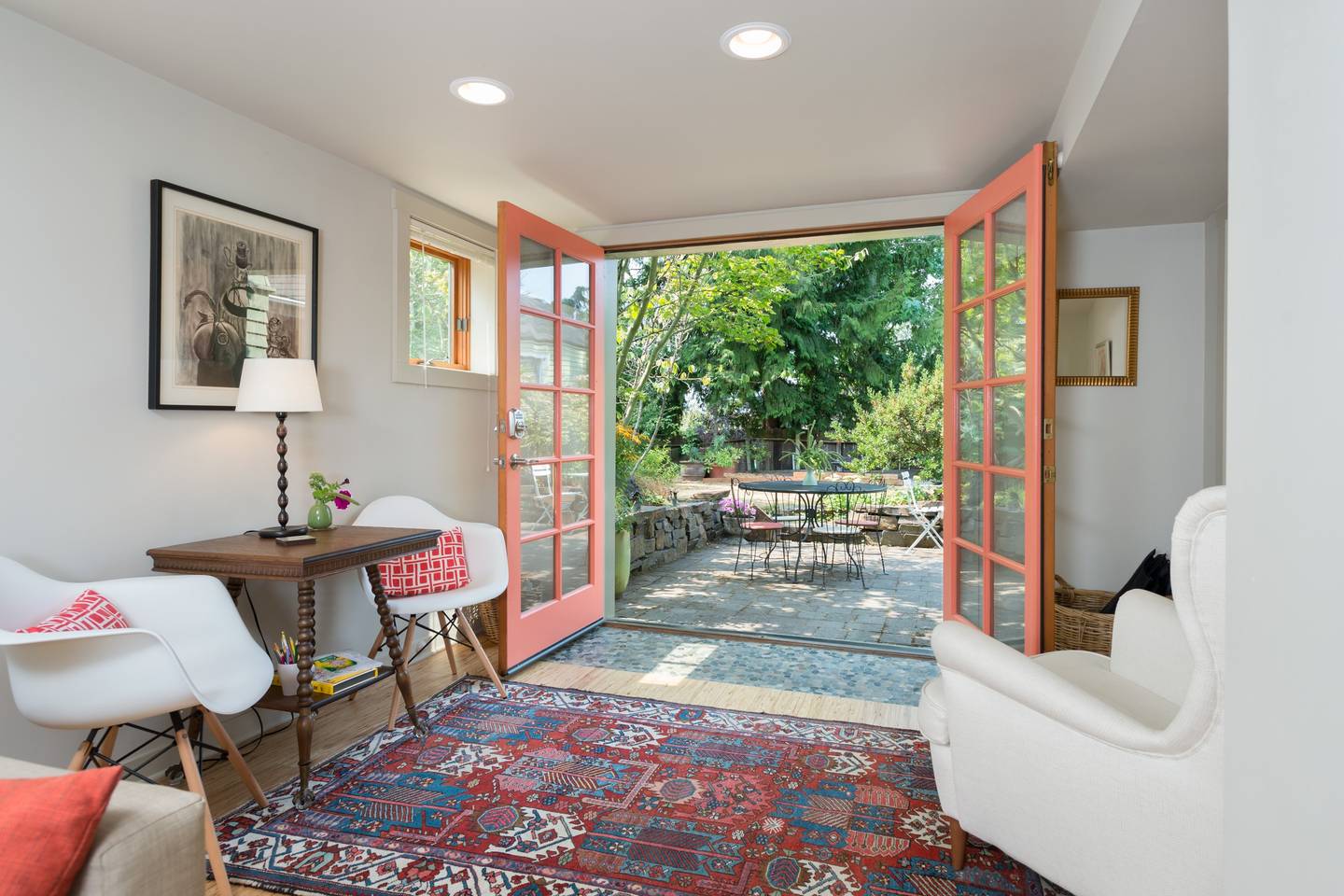 Peaceful & close to everything & Free parking!