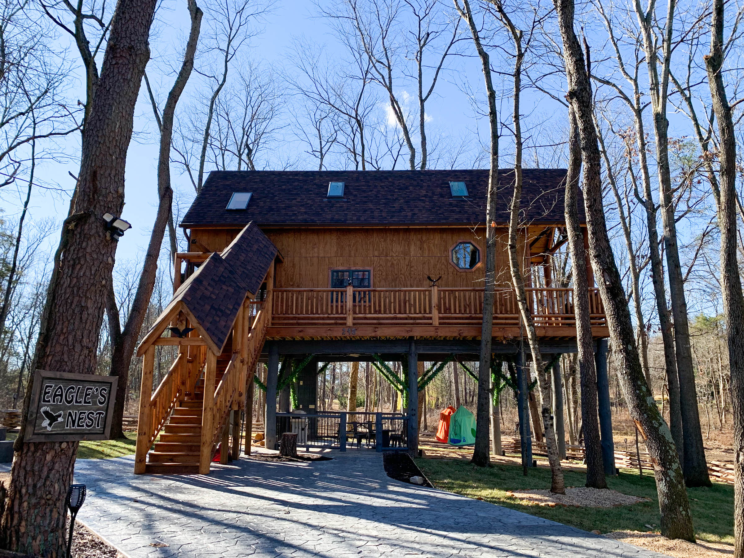 Eagles Nest Tree House Treehouses for Rent in Page, Virginia, United