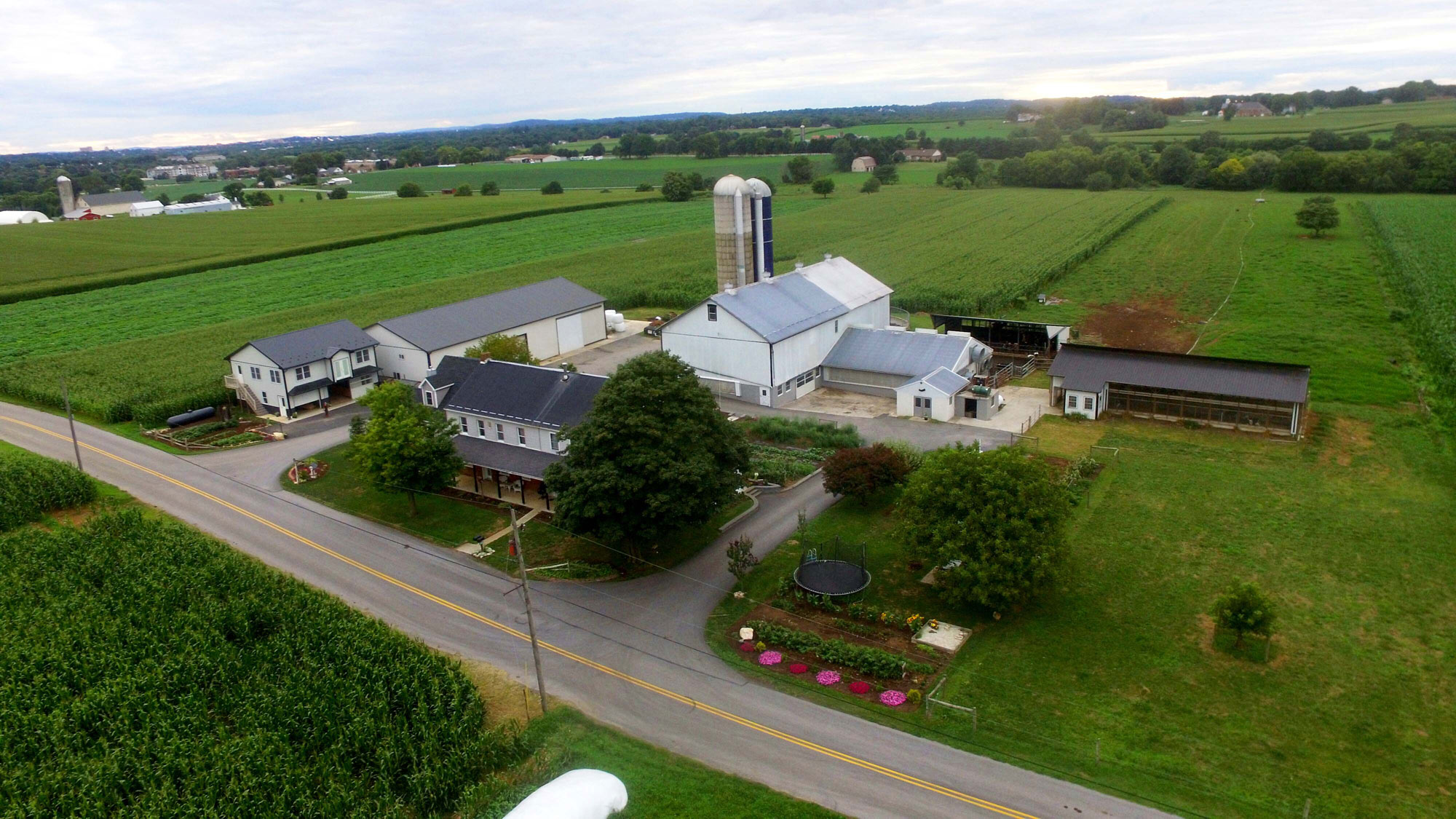 Farm Friends Guesthouse in Central Lancaster PA Farm stays for Rent