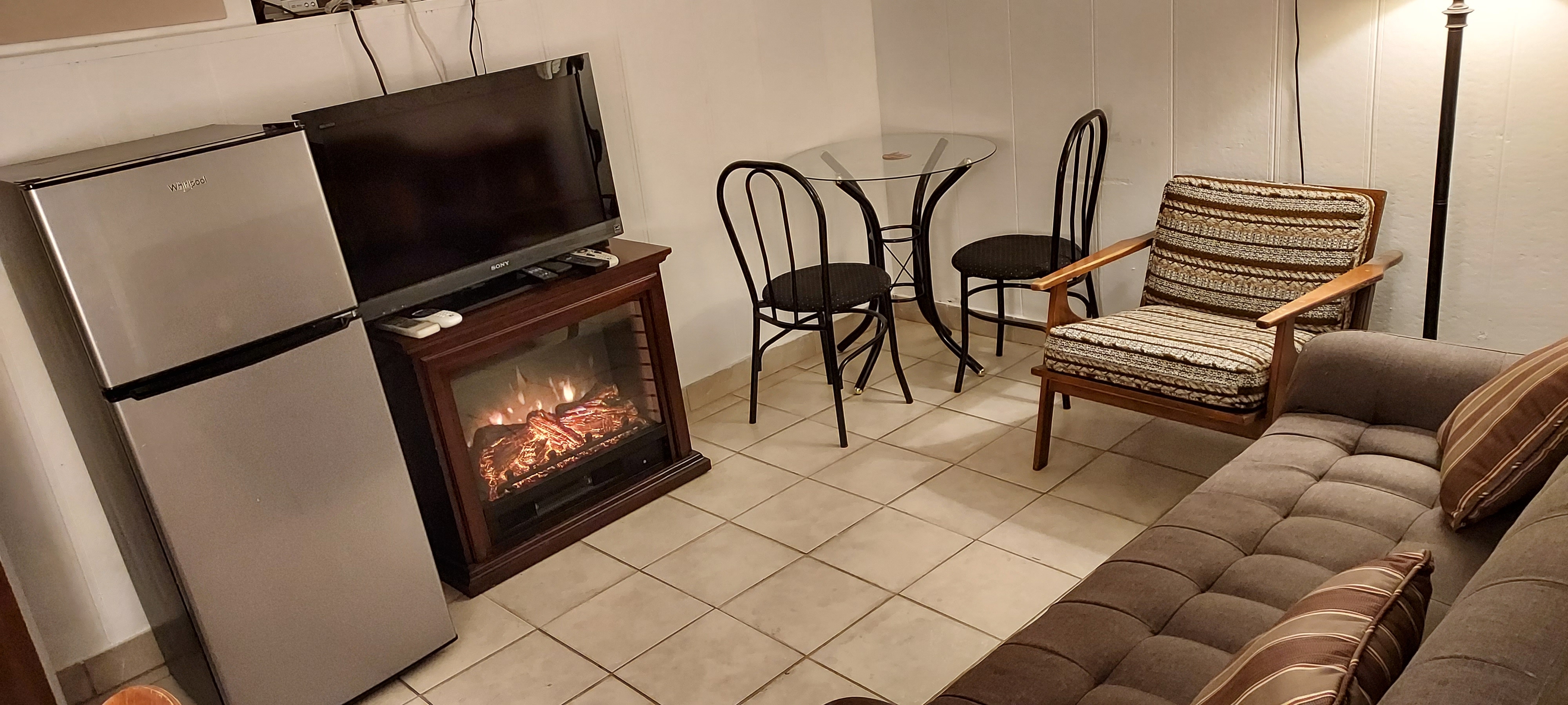 2-Rm Basement Studio in Private Home for 1 Person in East Colfax, Denver