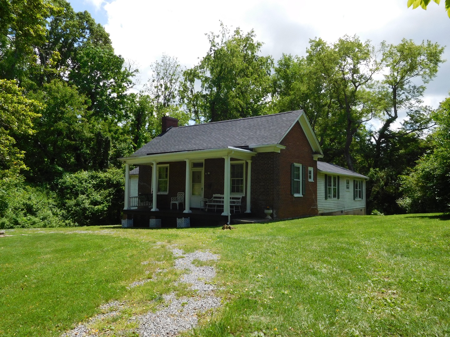 The Guest House at Historic Mont Calm Houses for Rent in Abingdon
