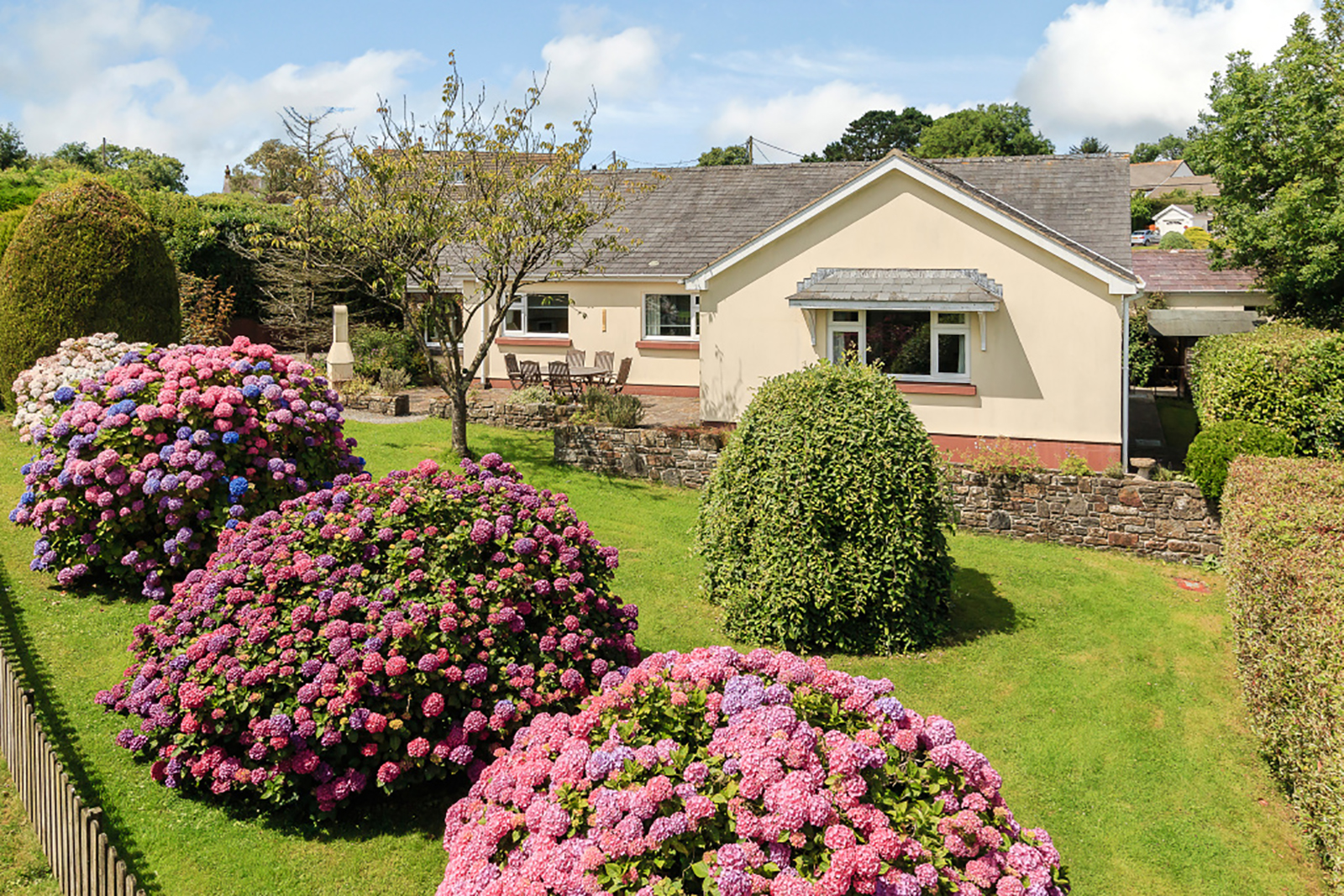 Summerhill Crest, Amroth, Pembrokeshire Bungalows for Rent in