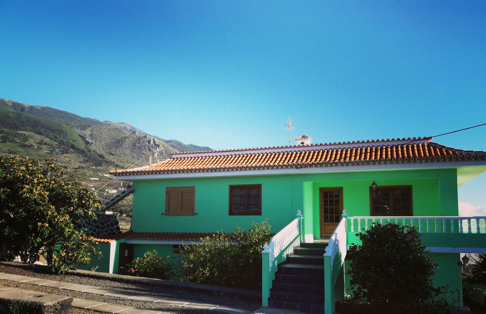 Sea and mountain view apartment
