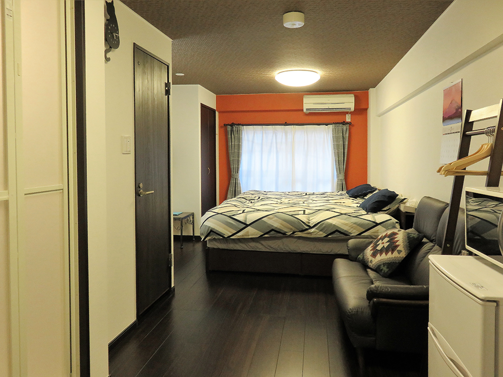 Shibuya Crossing, Cozy Studio 302