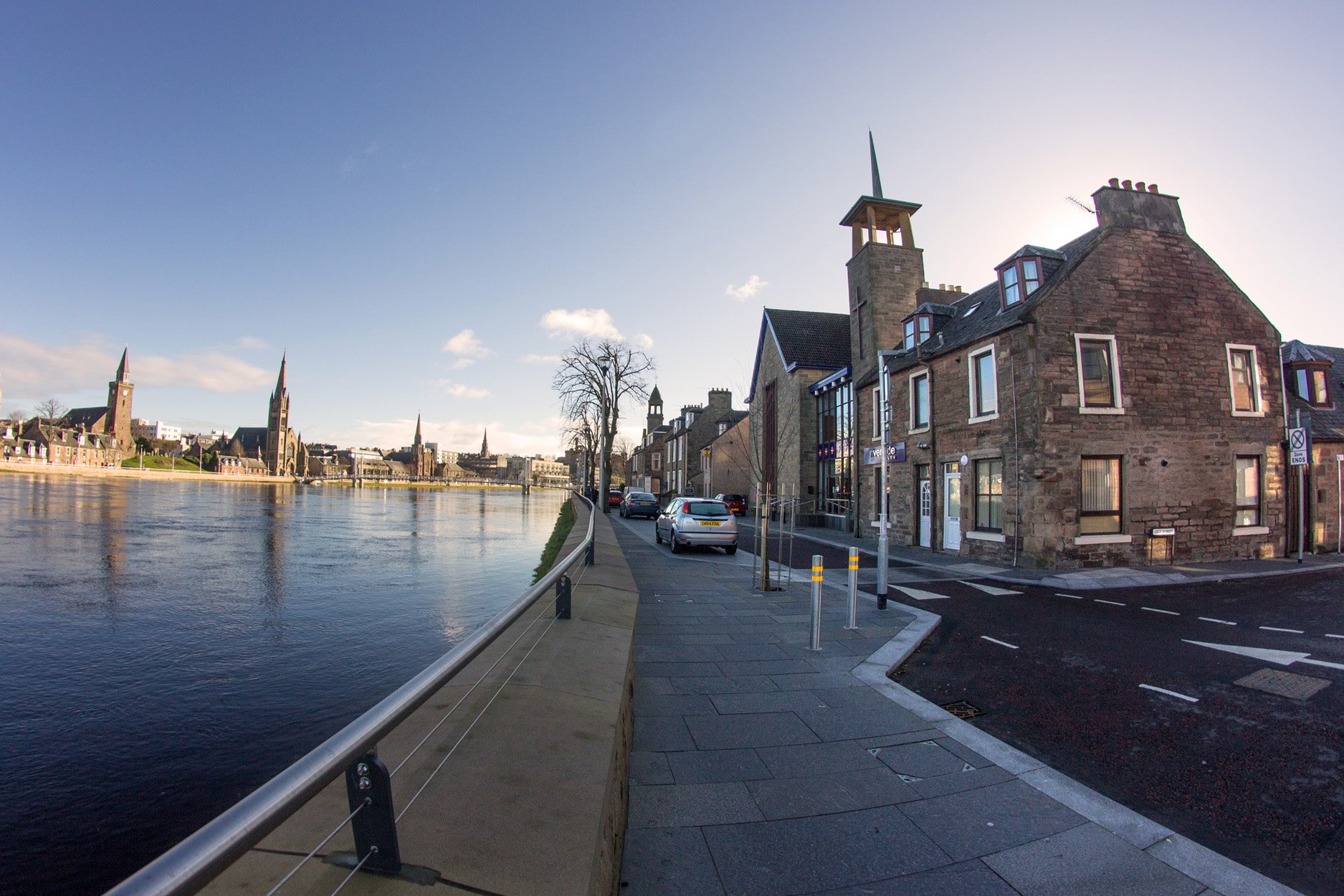 Riverbank Studio, City Centre Apartments for Rent in Inverness