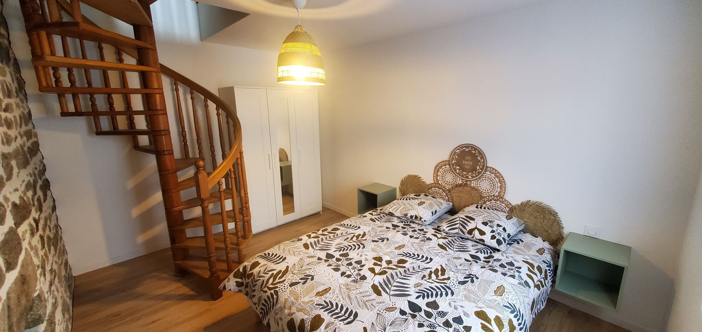 New duplex apartment full center