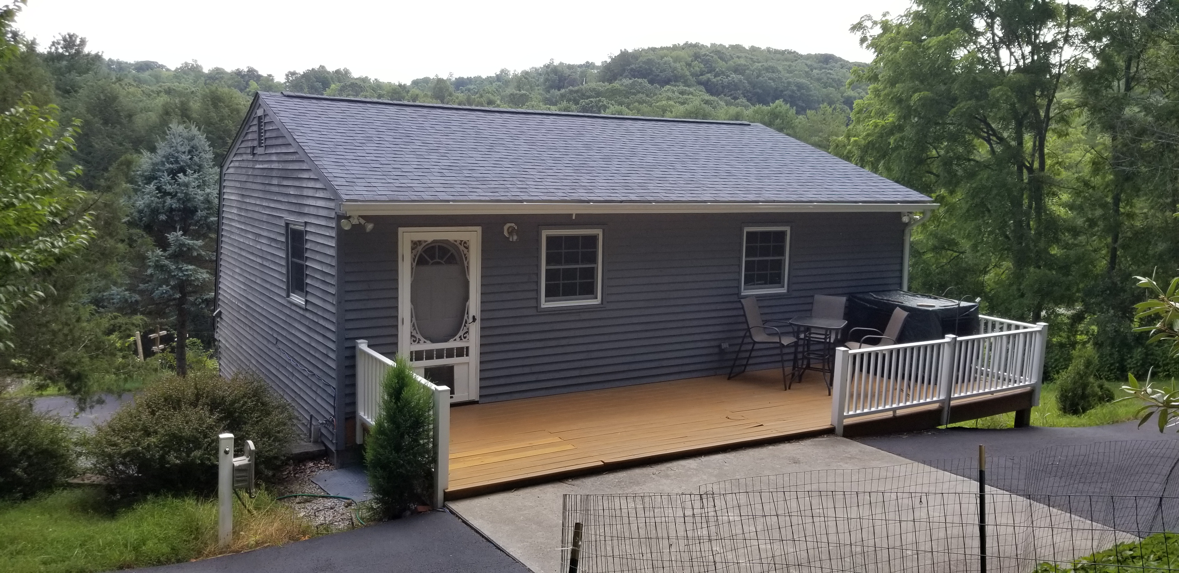 Rural and quiet guest house 3 miles from VT campus