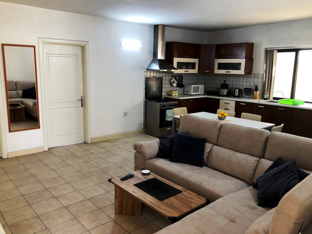 Spacious & modern Penthouse | Key location