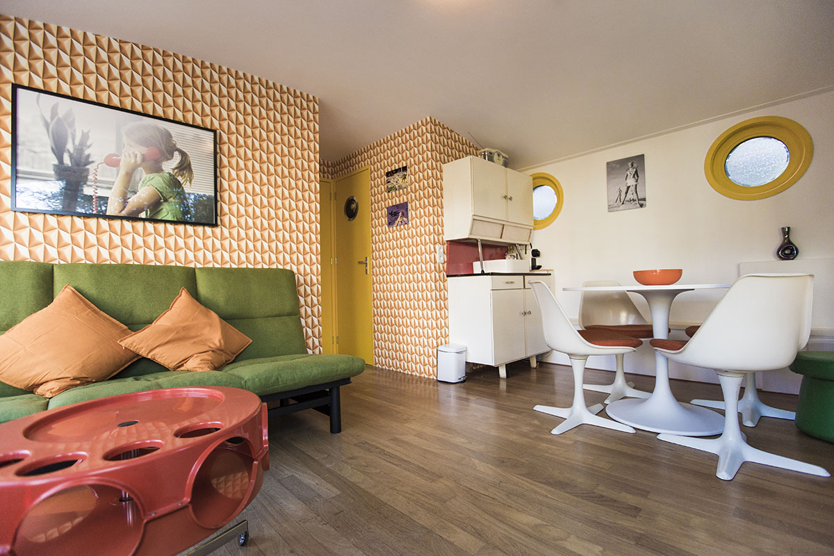 The Amazing Space Age Boat - centrally located — Amsterdam stay