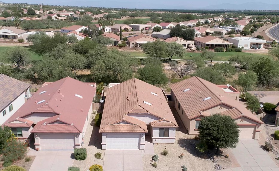 55+ community near golf & rec center, dogs welcome