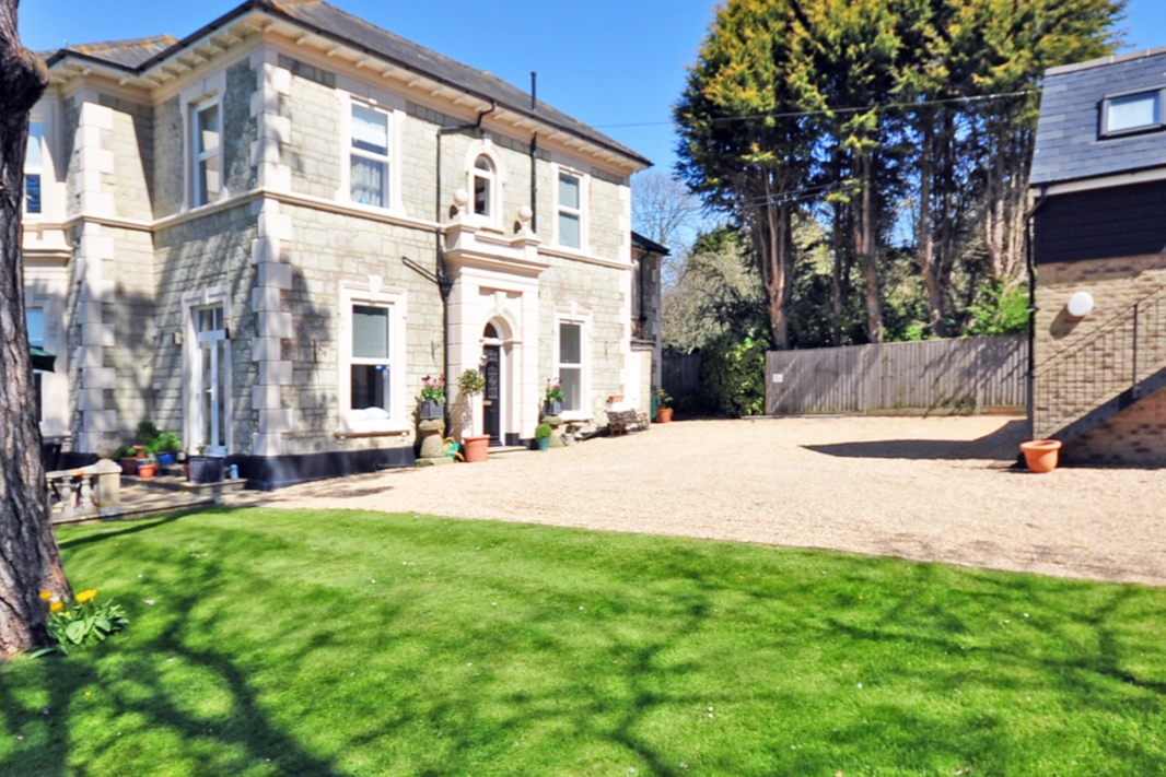 Clevelands Country House Houses for Rent in Wroxall, Isle of Wight