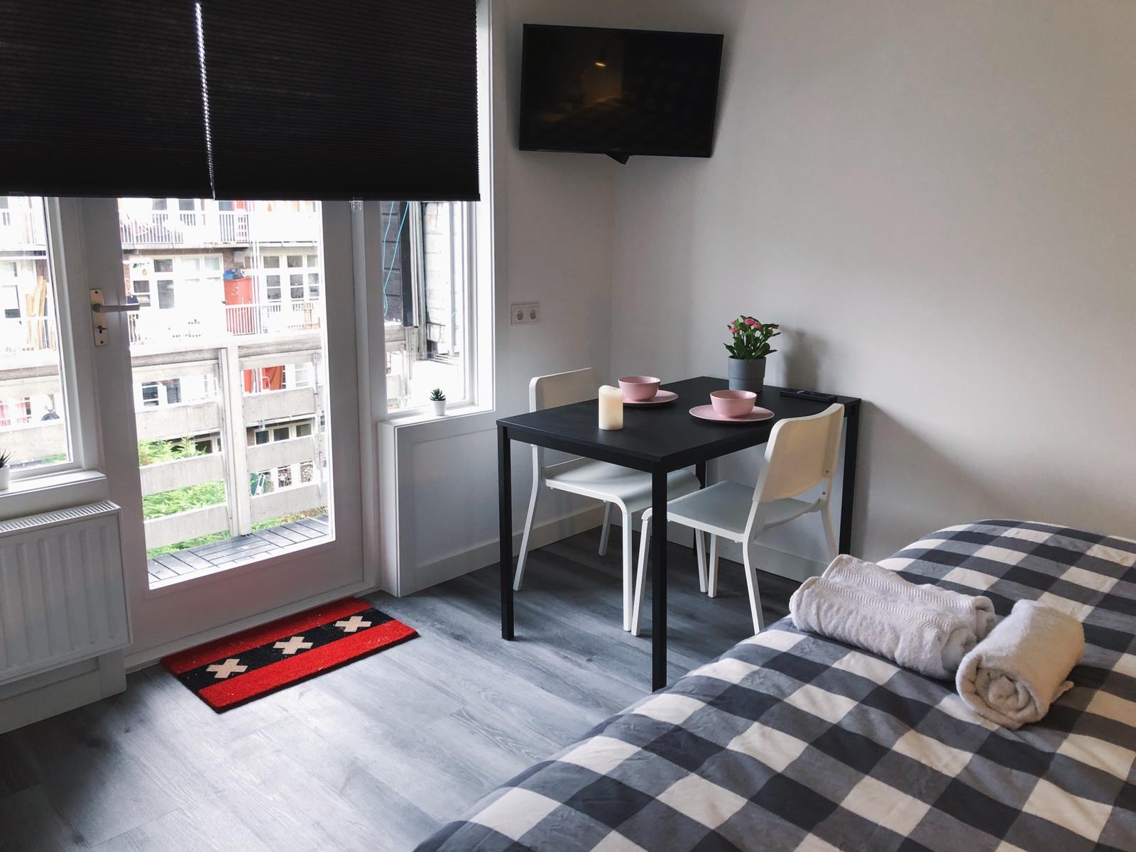 Spacious private bathroom/room (private) — Amsterdam stay