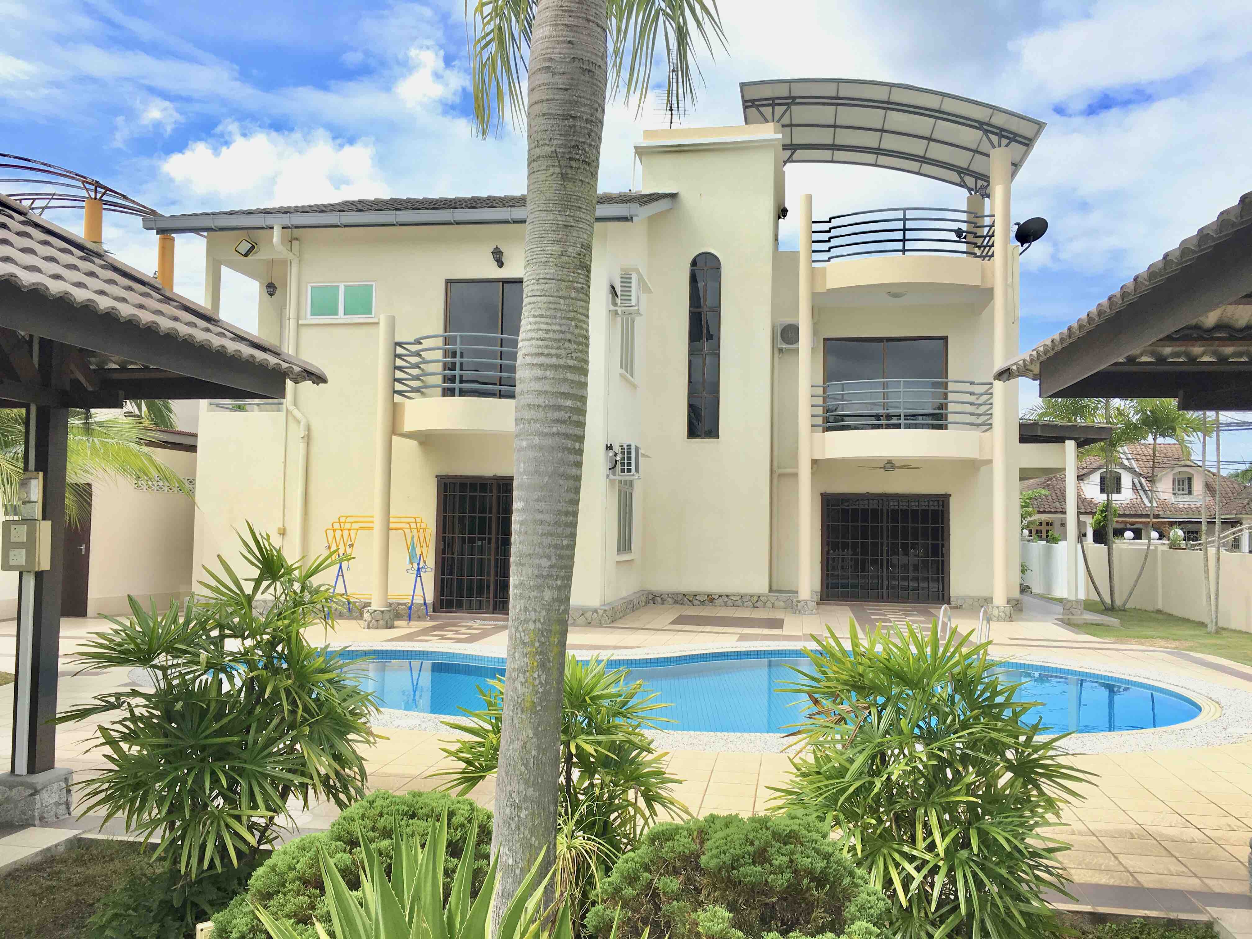 C Kin Villa Inn Teluk Senangin Perak Menarikdi Com