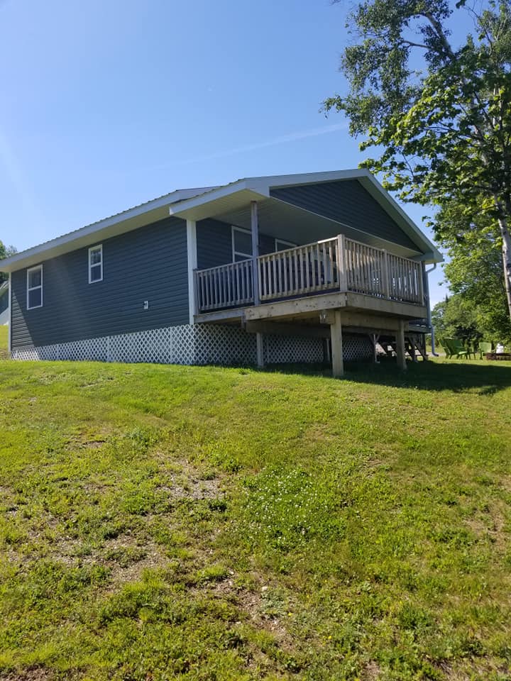 Hummingbird - Eagles Eye View Cottages in Westfield, New Brunswick