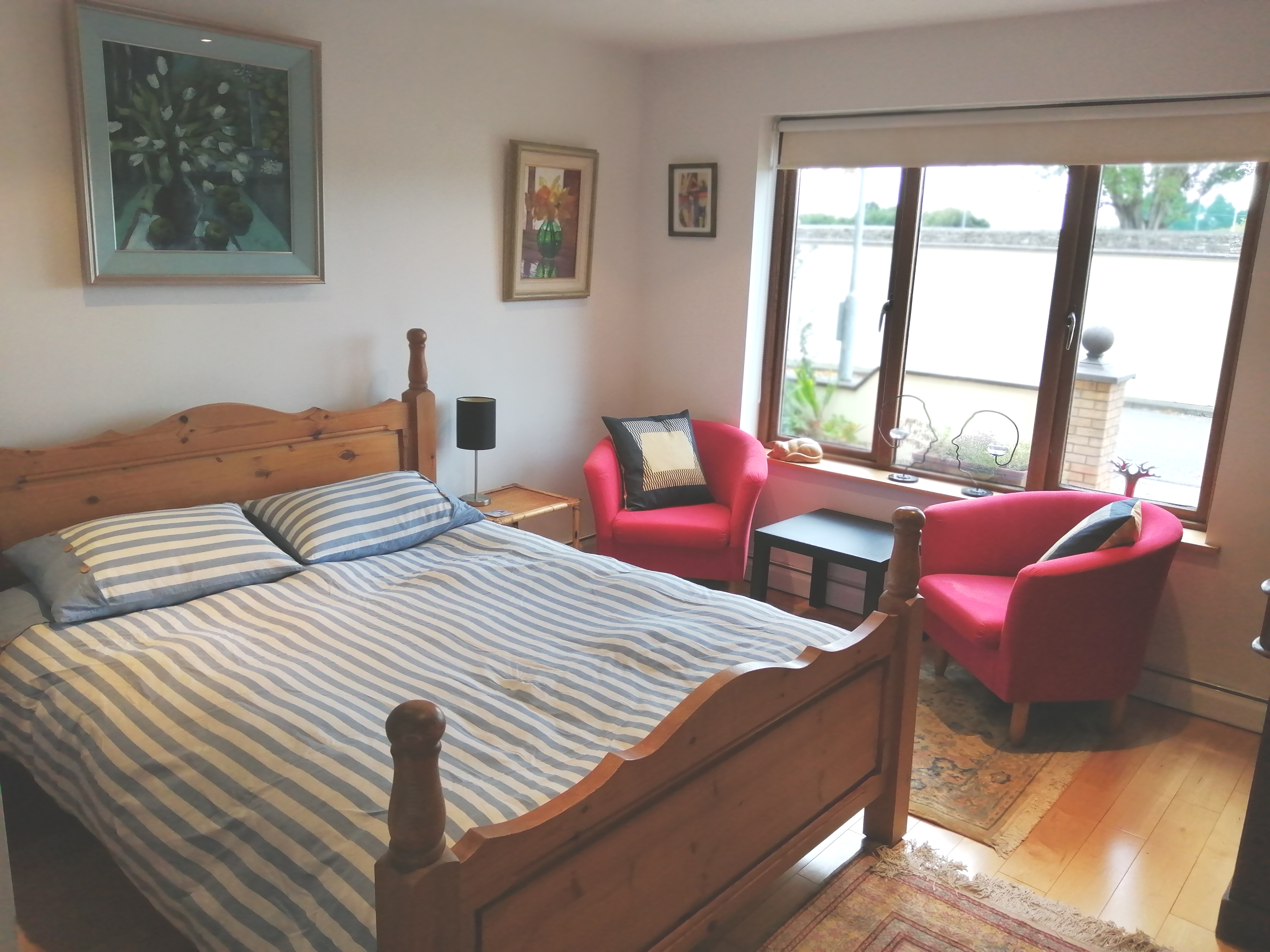 Sycamore House, en-suite room