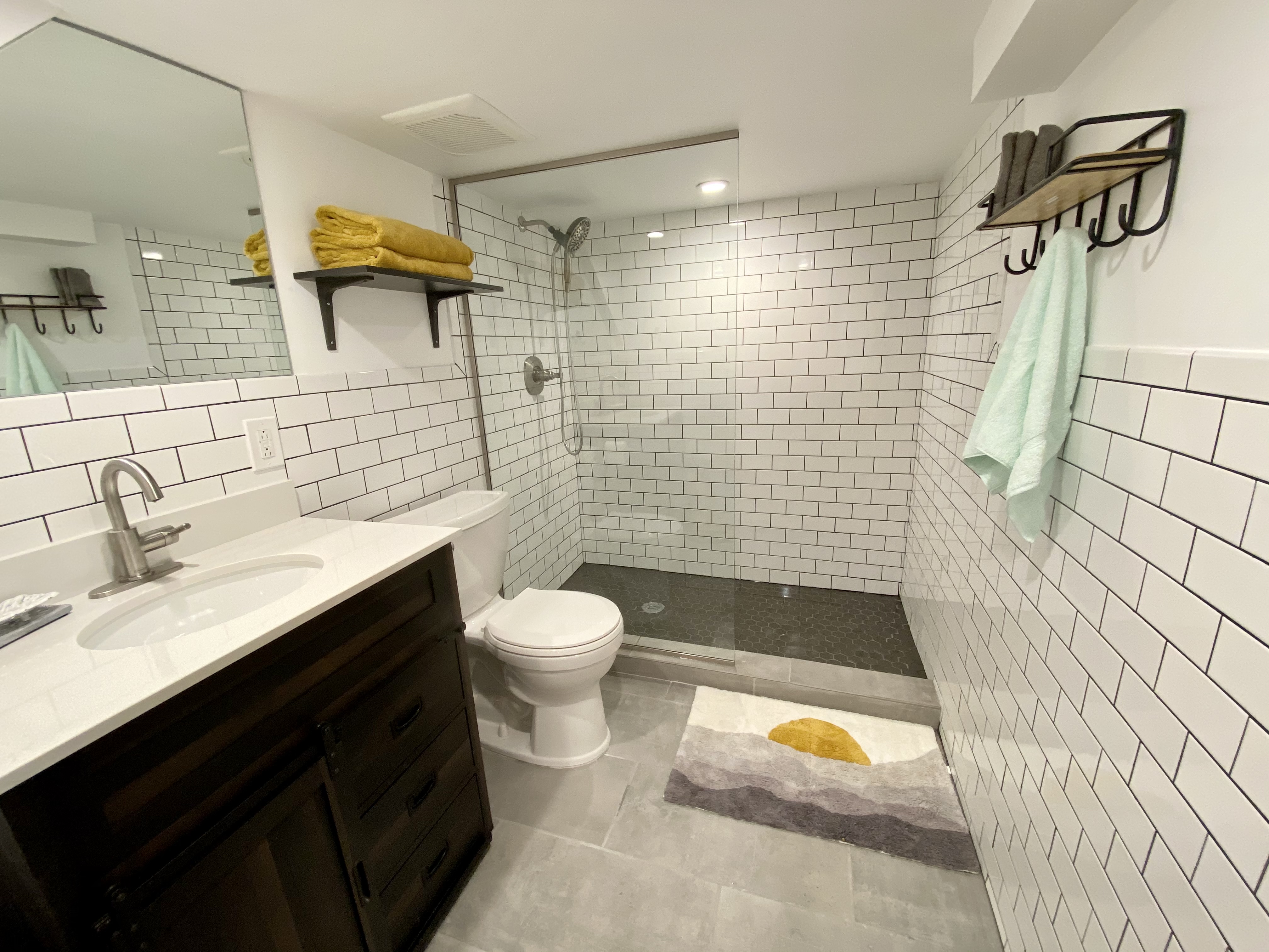 Stylish + Clean Private Suite in our home - BKLYN!