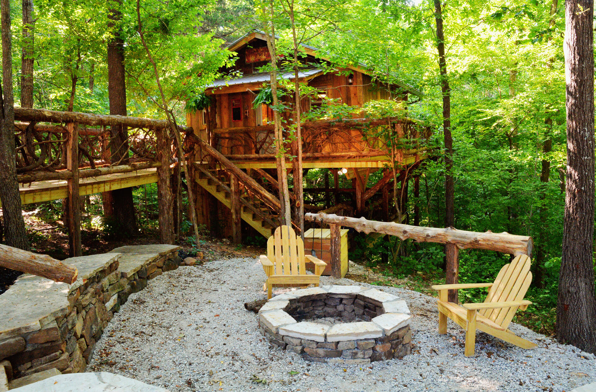 Discover the Serenity of Mountain View Arkansas Cabins