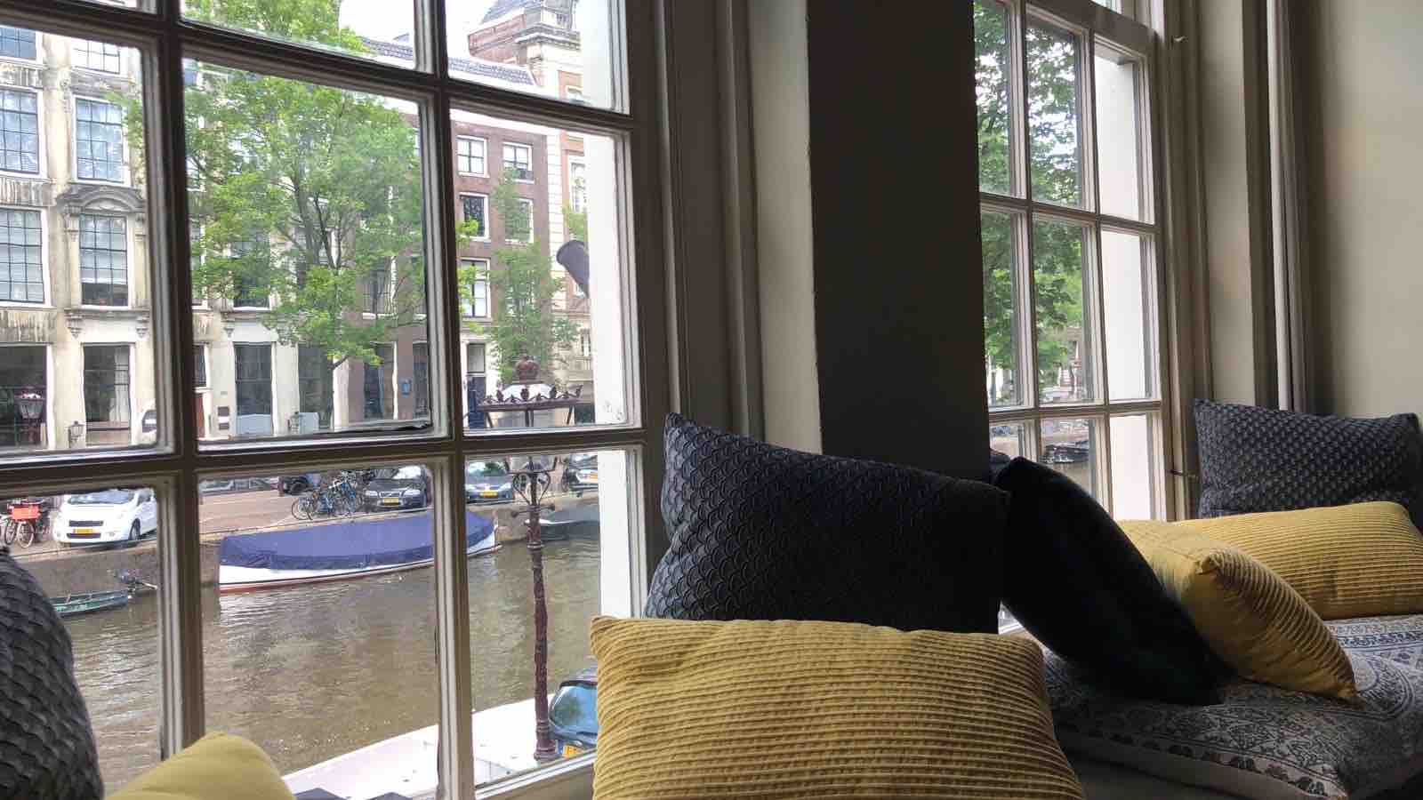 Sit & Relax canalview apartment central Amsterdam — Amsterdam stay