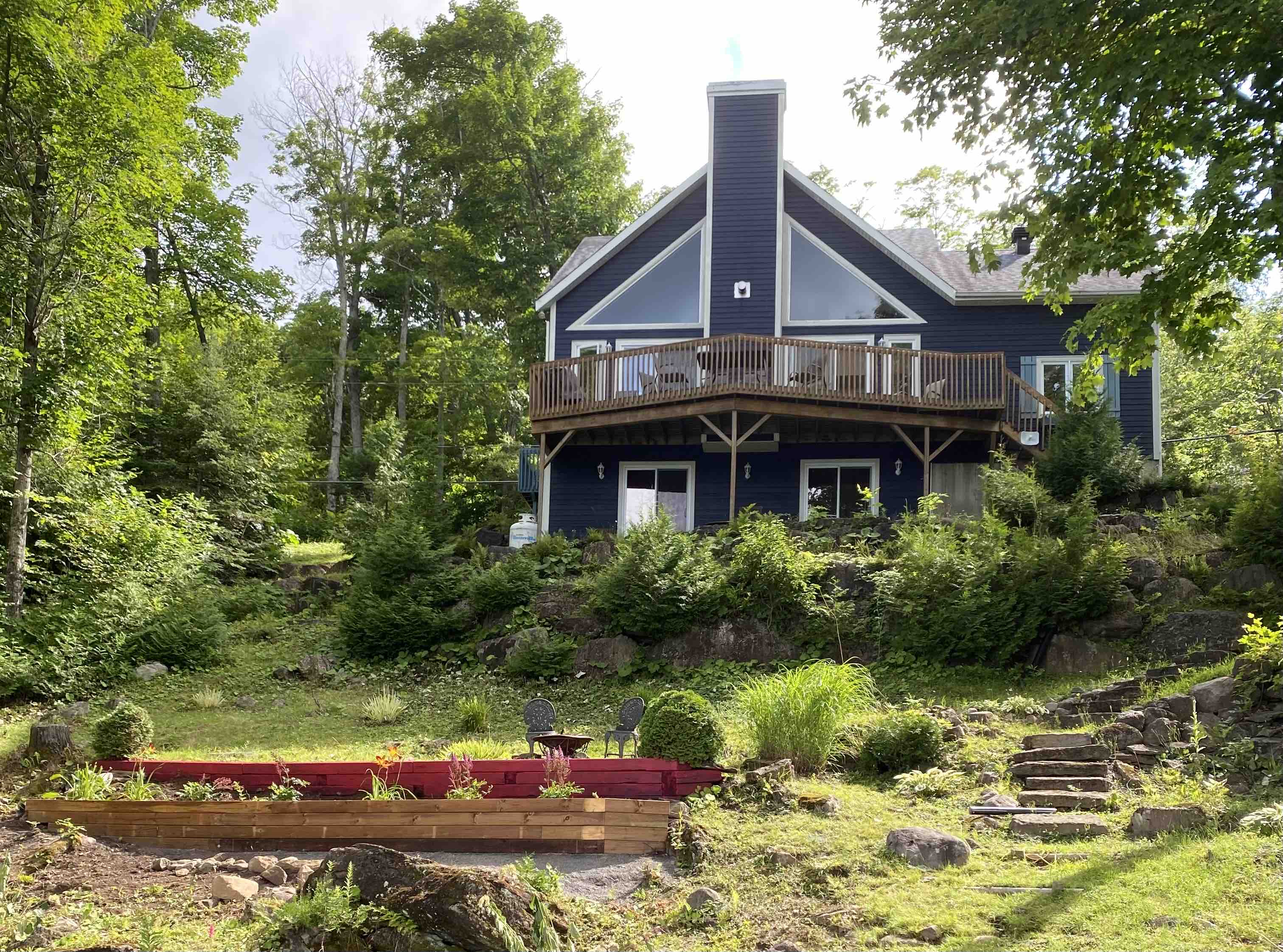 Chalet on the edge of Echo Lake
