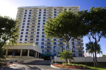 Fort Lauderdale Beach Resort 1BR Sleeps 6 in Fort Lauderdale, Broward County
