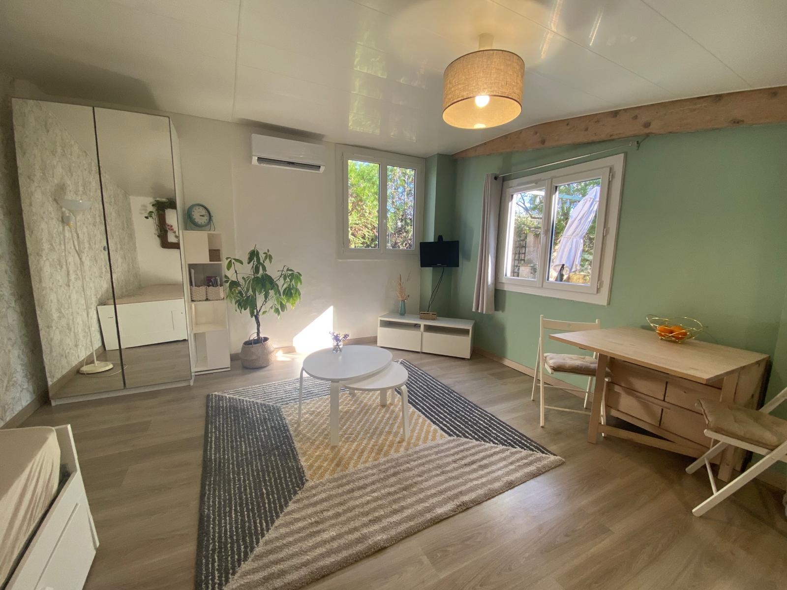 Air-conditioned studio on Mazan at the foot of Mont Ventoux