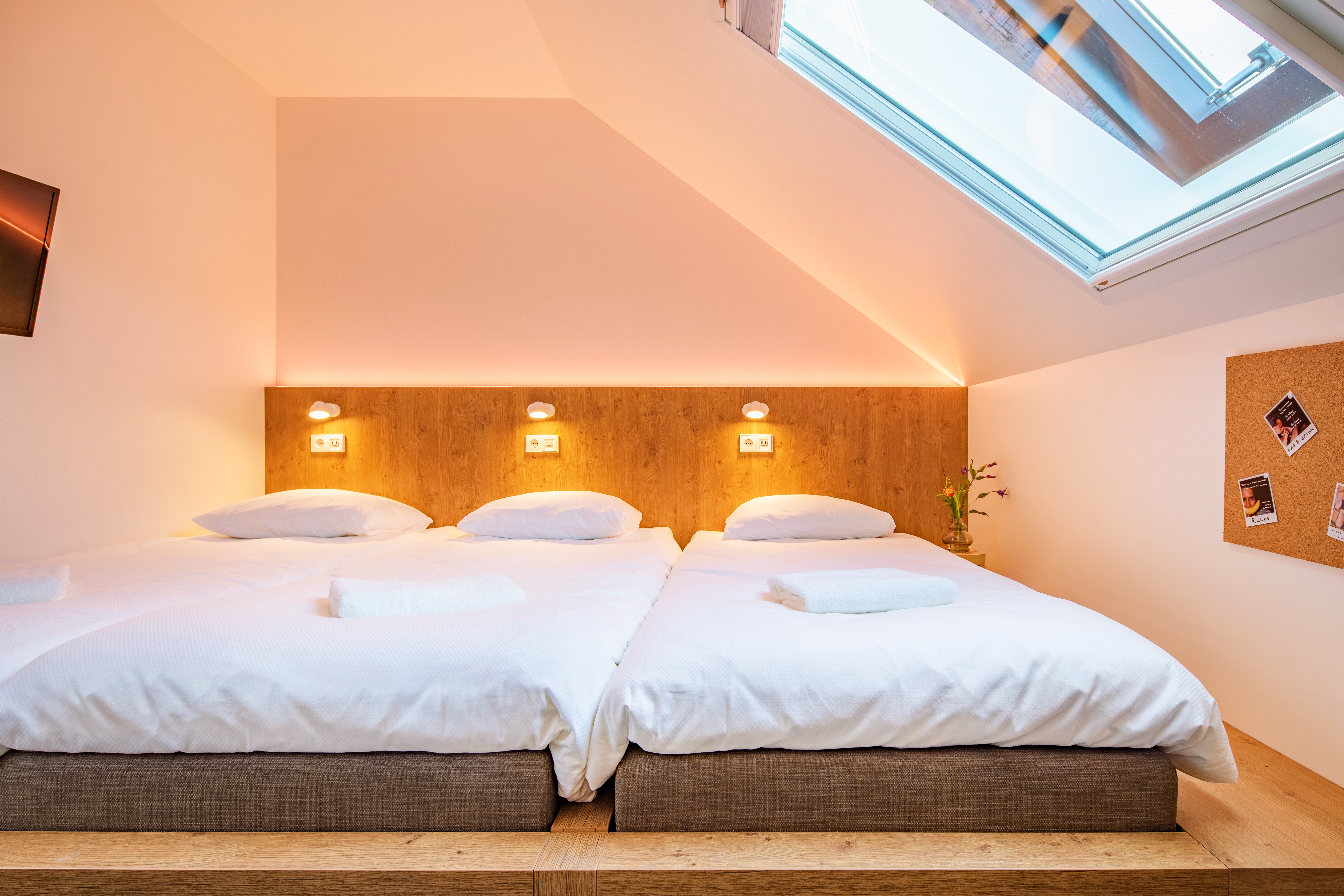 Stay together in our BUNK ROOM FOR 3 with en-suite — Amsterdam stay