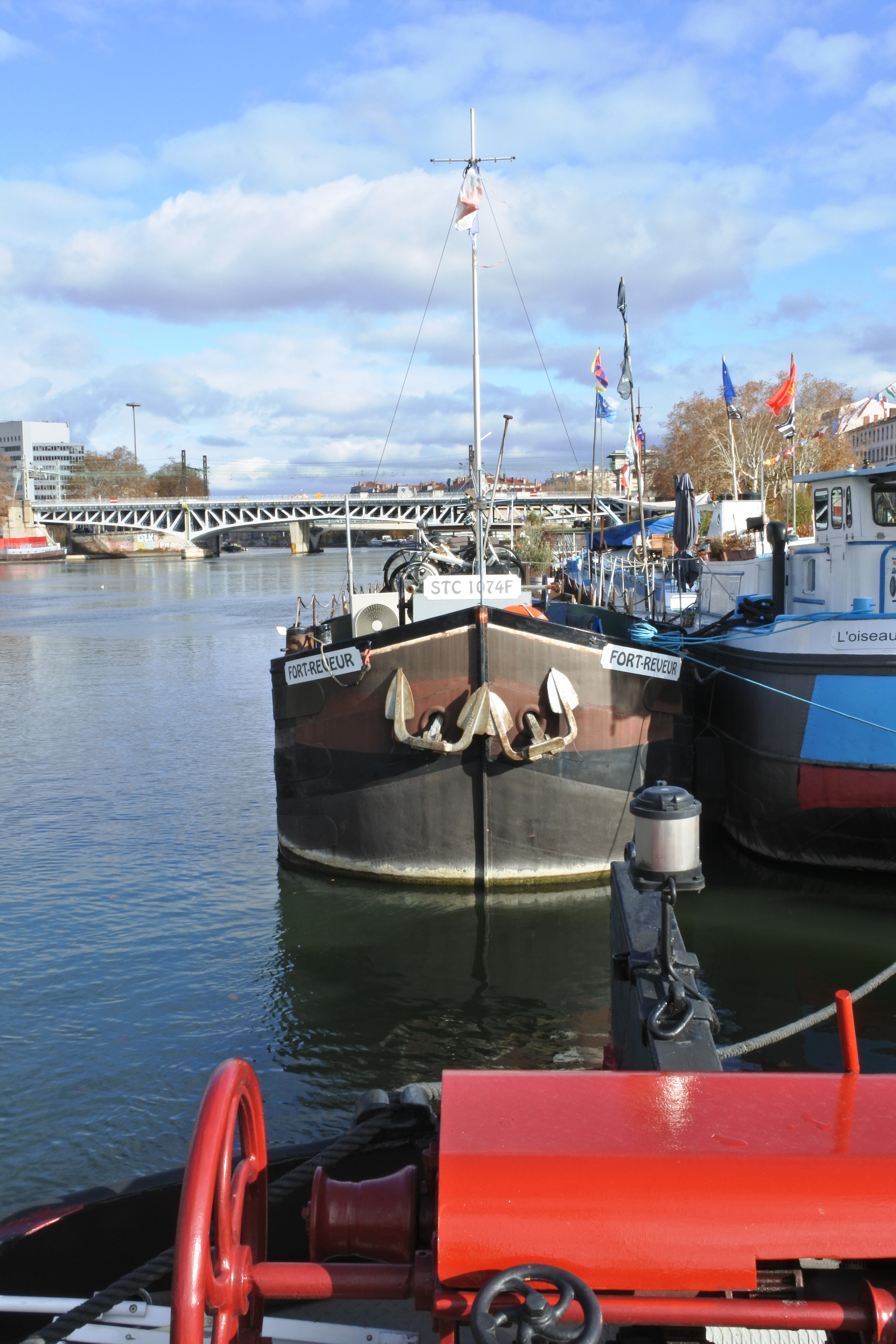 Peniche Centre Ville Insolite Calme Vue Imprenable Boats For Rent In Lyon Rhone Alpes France