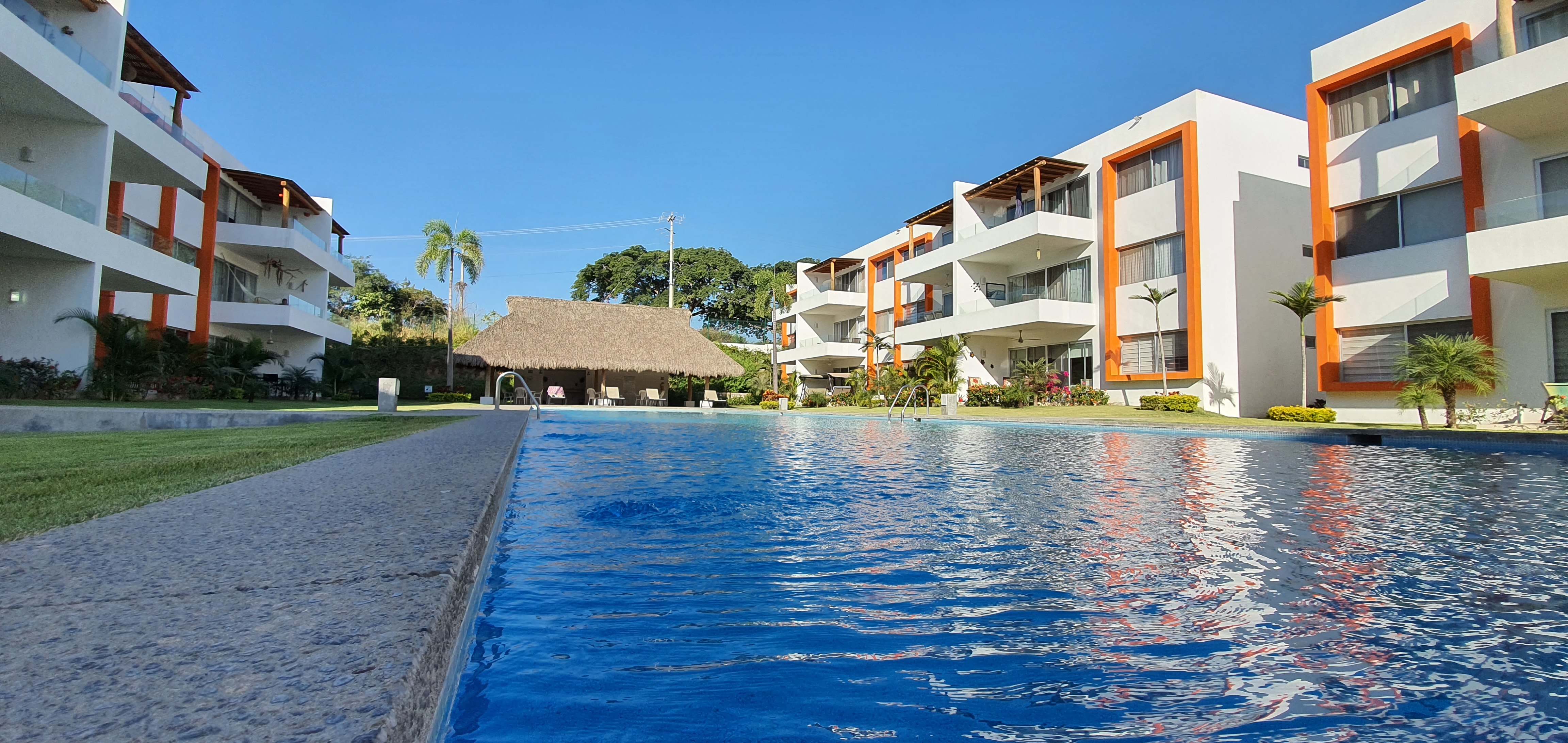 Depa Parota / pool 10 min from beach/ WiFi / A/C.