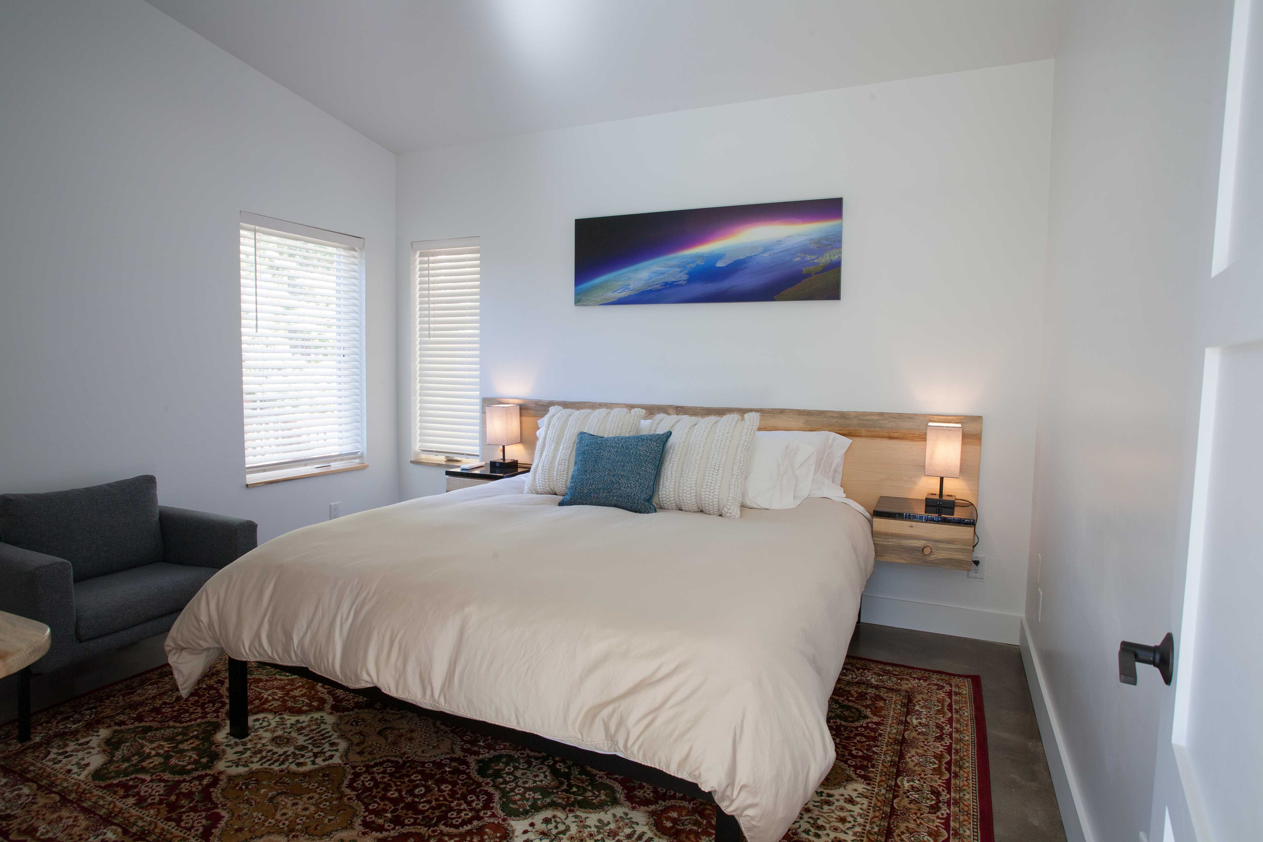 New Clean Modern Home Inside Yosemite Park Gates. Houses for Rent in