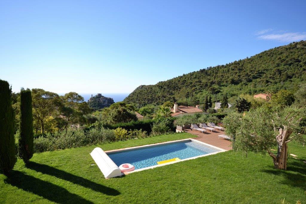Idyllic 2-room apartment between mountain and sea