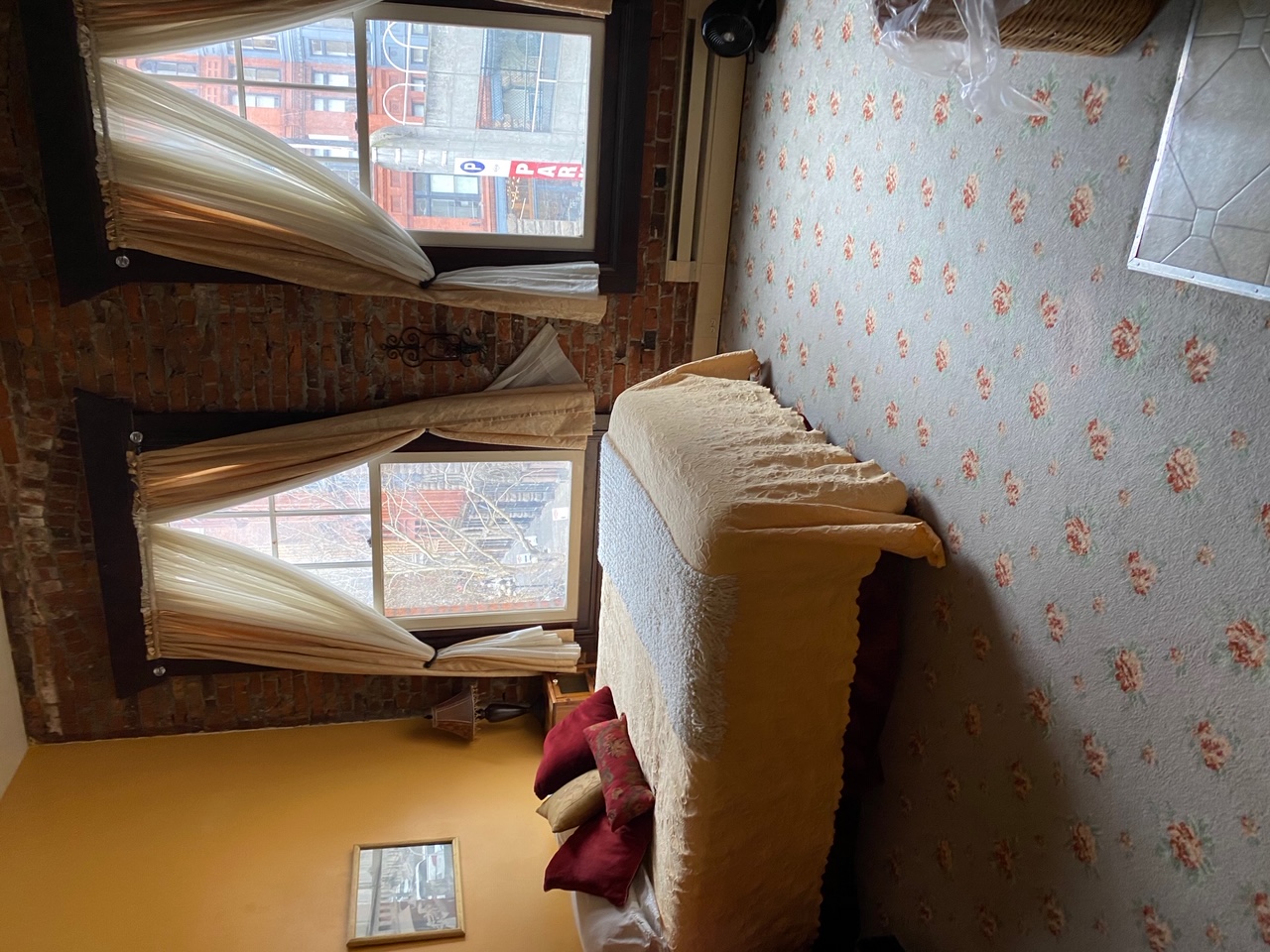 Historic Merchants Apartment 301 B