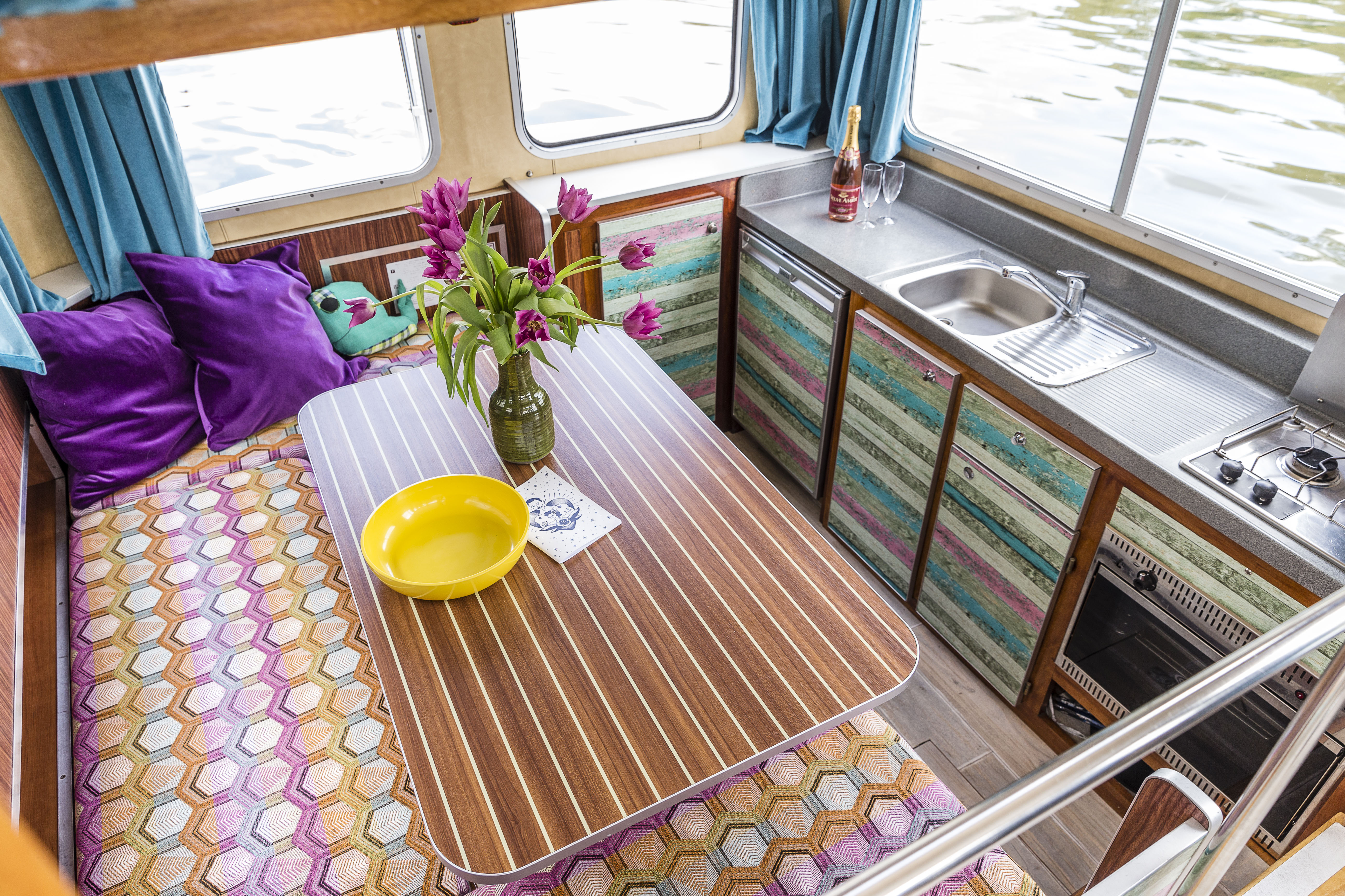 Glamping on the water  with windmill view — Amsterdam stay
