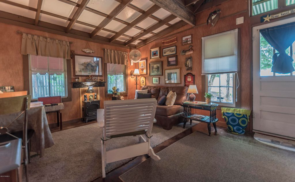 The Cajun Cabin Guest Cottage Guesthouses for Rent in Arnaudville