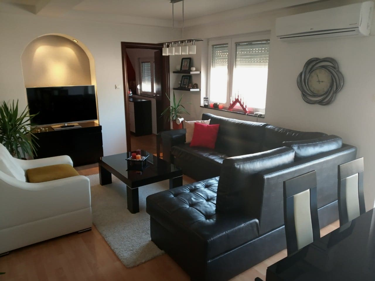 Brand New Apt in city center with private parking