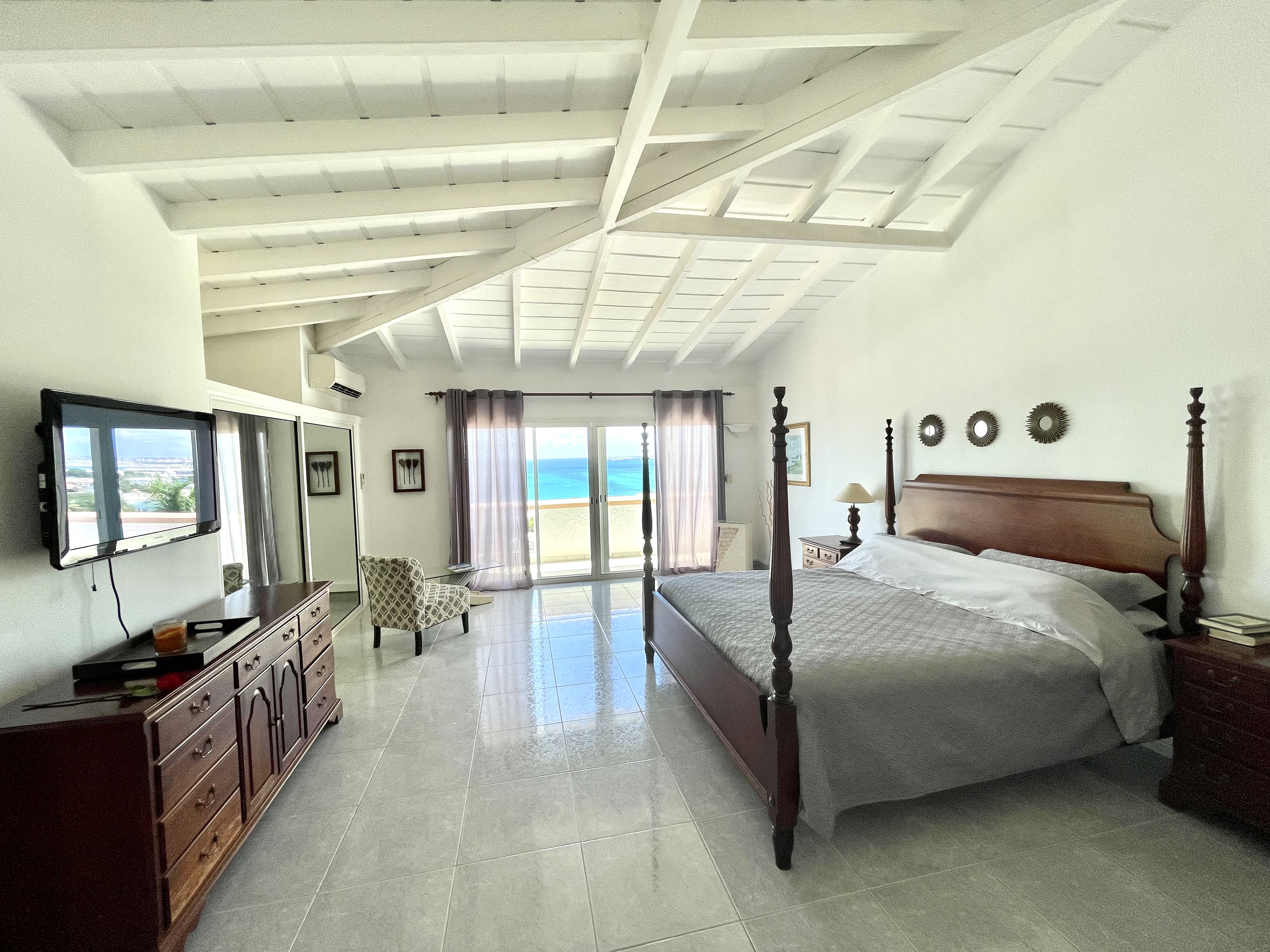 Sunset, Ocean Views Huge 3  Bedroom House