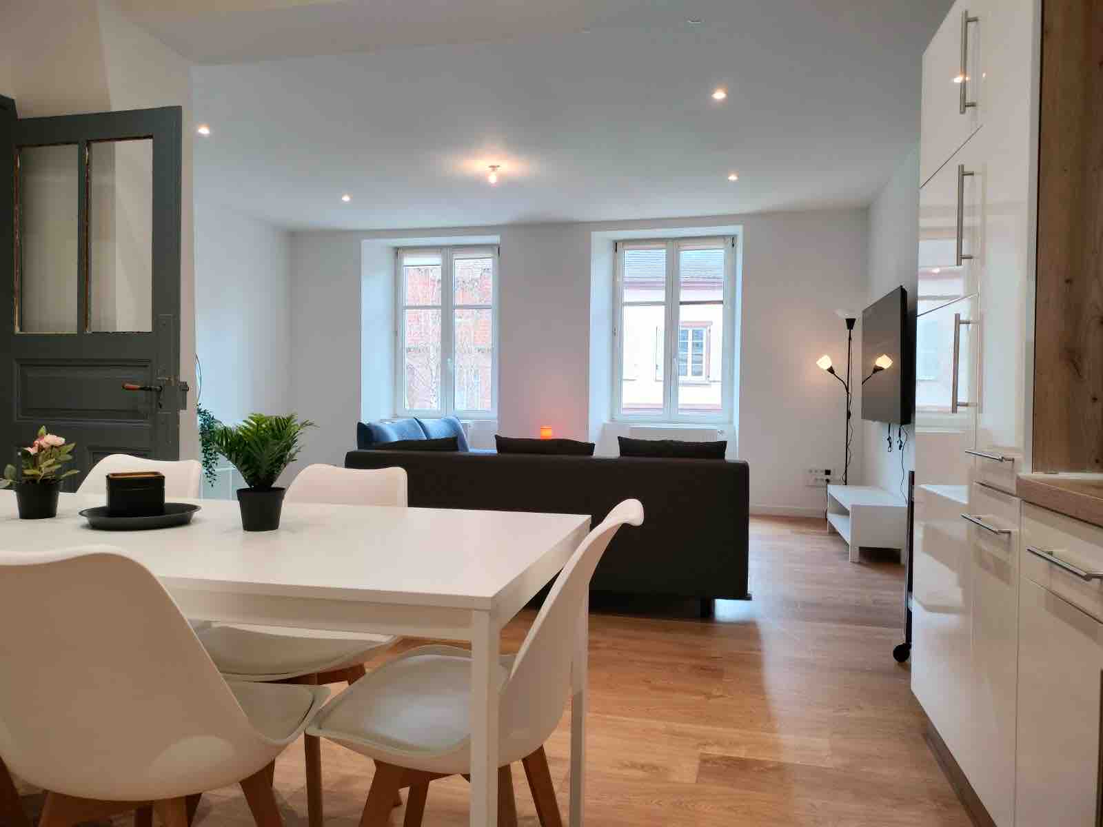 Le Cocoon Lumineux et Spacious-Wi-Fi-TV-25min STRG