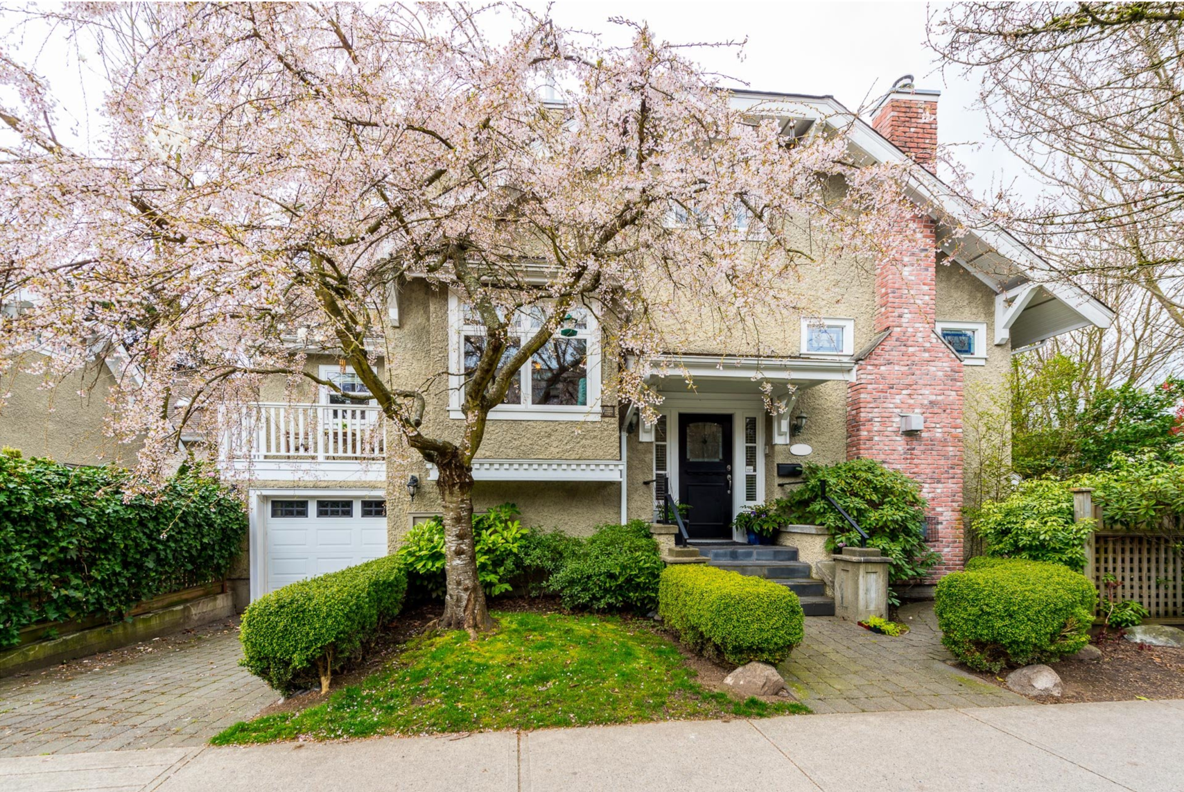 Private suite In the heart of Kitsilano