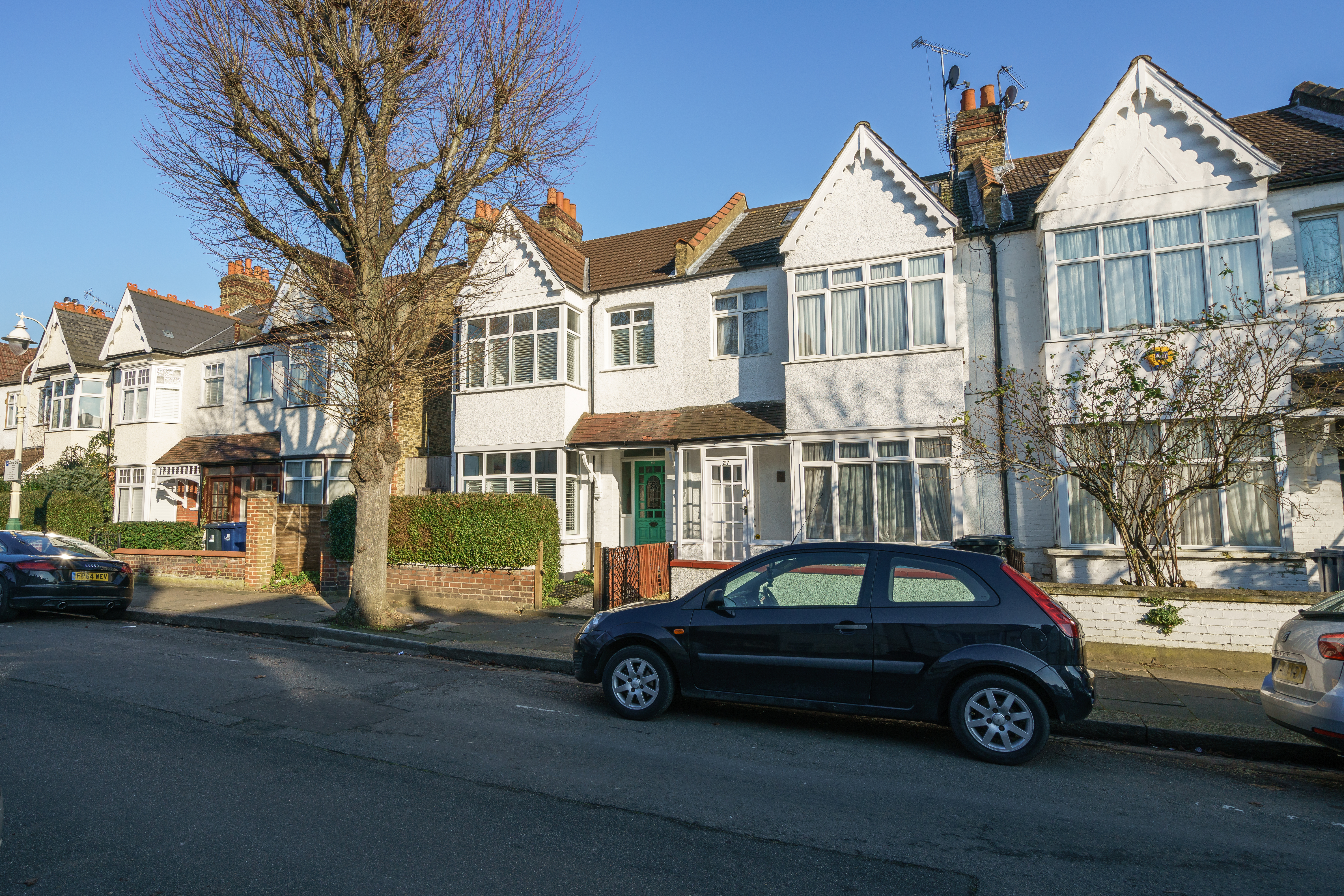 South Ealing Kingsize, Ideal Location